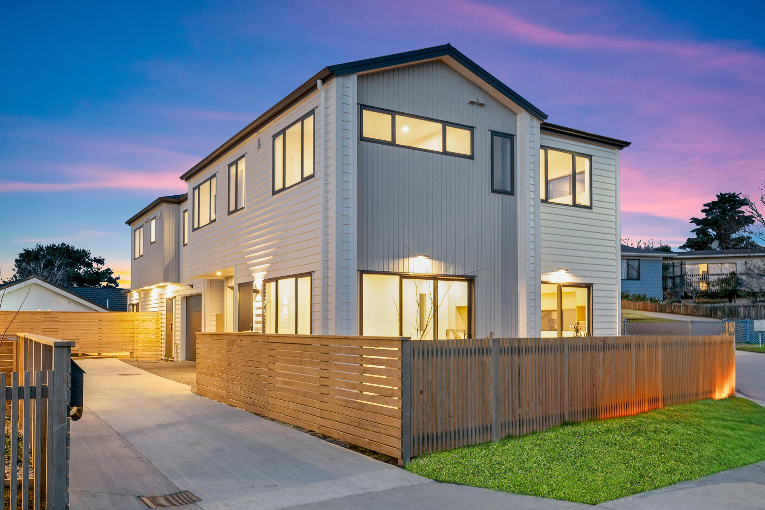 105858750__1724625758-18668-File16 BRAND NEW & STANDALONE WITH FREEHOLD TITLE !!