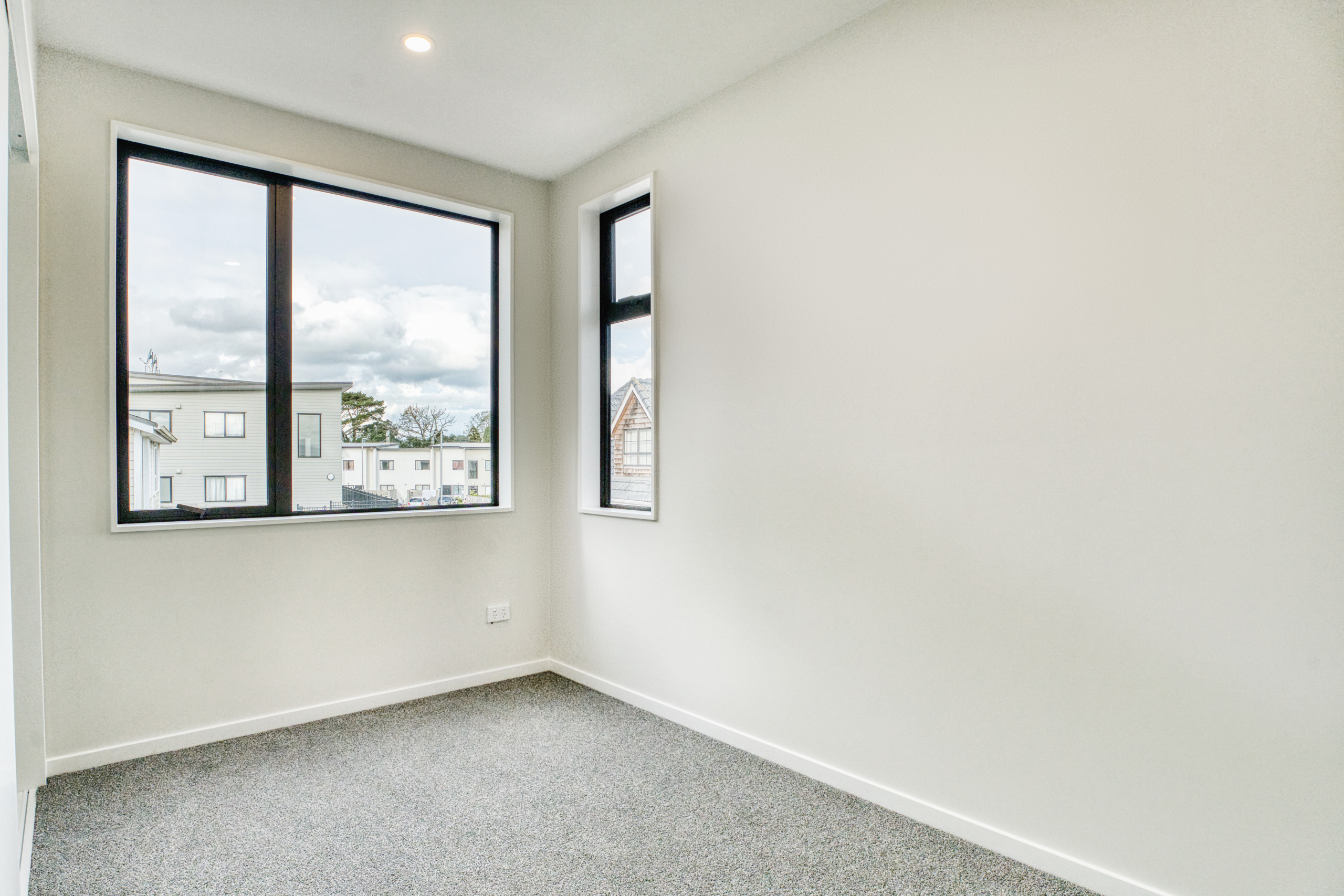 106381158__1724816519-63931-interior-5 Tranquil Living with 2 Car Parks