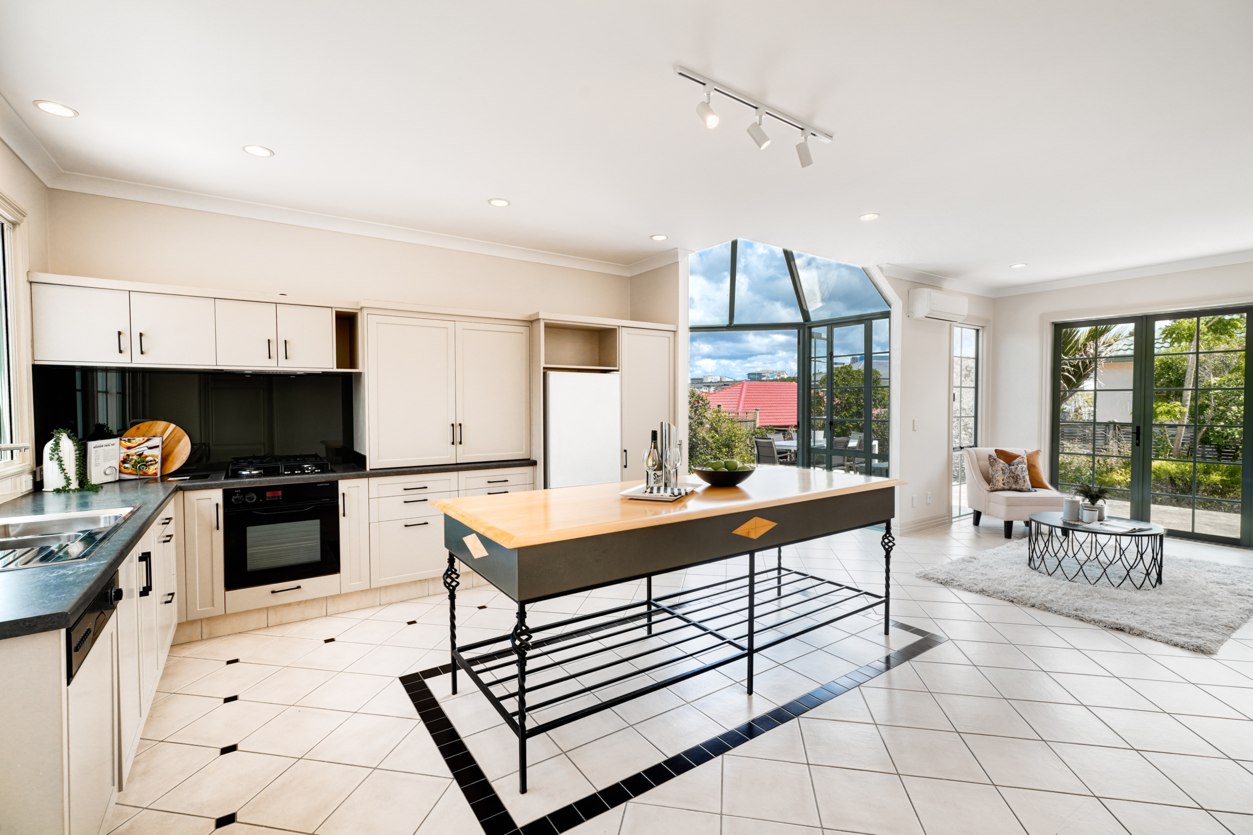 135061184__1739242581-156093-INTERIOR-10 Elegant Family Living in a Prime Location