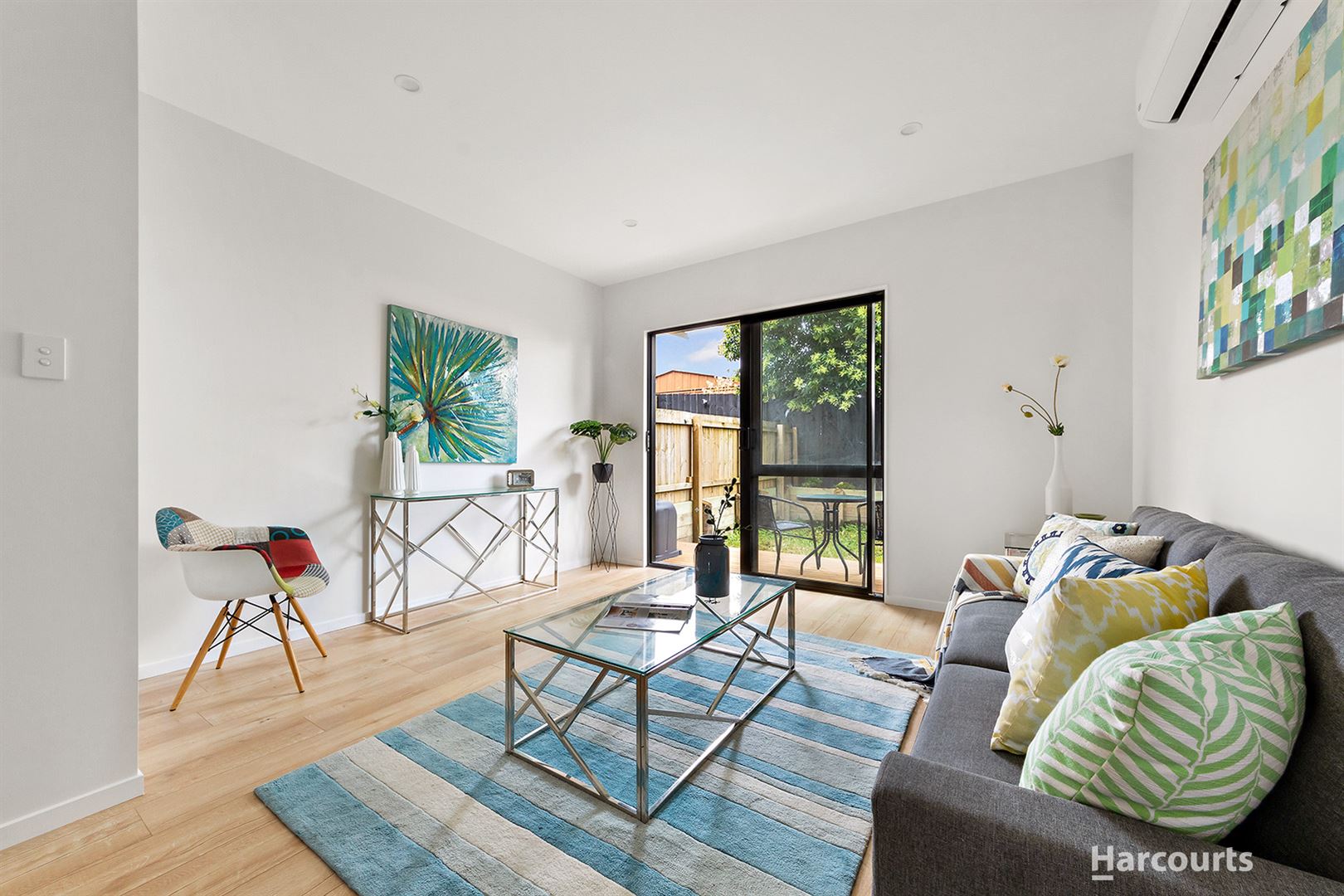 135935532__1739827703-105782-mydimport-1690791996-648-KN6728-Waitakere-City Modern Townhouse in Prime Henderson Location