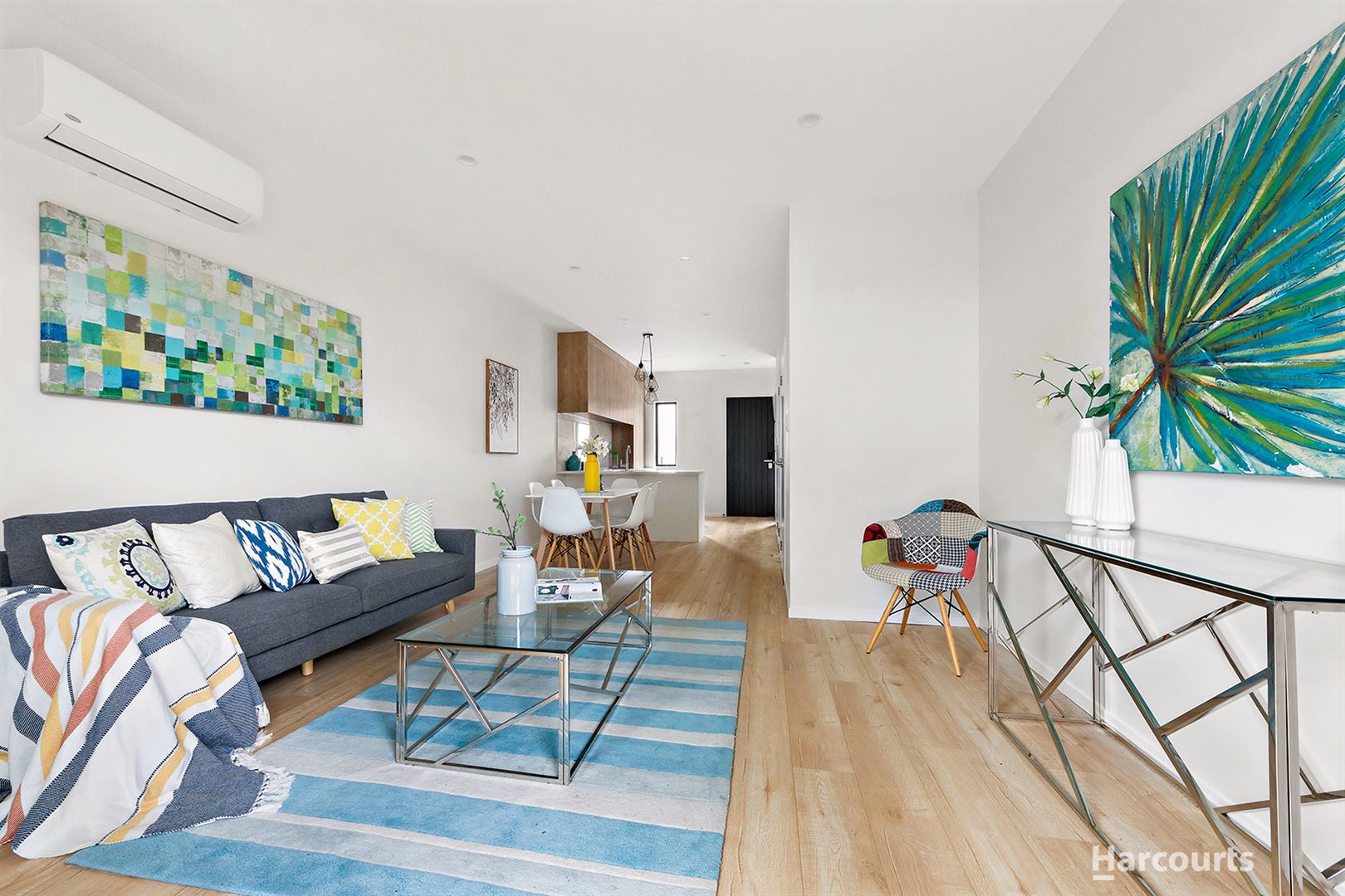135935533__1739827704-105700-mydimport-1690791996-661-KN6728-Waitakere-City Modern Townhouse in Prime Henderson Location
