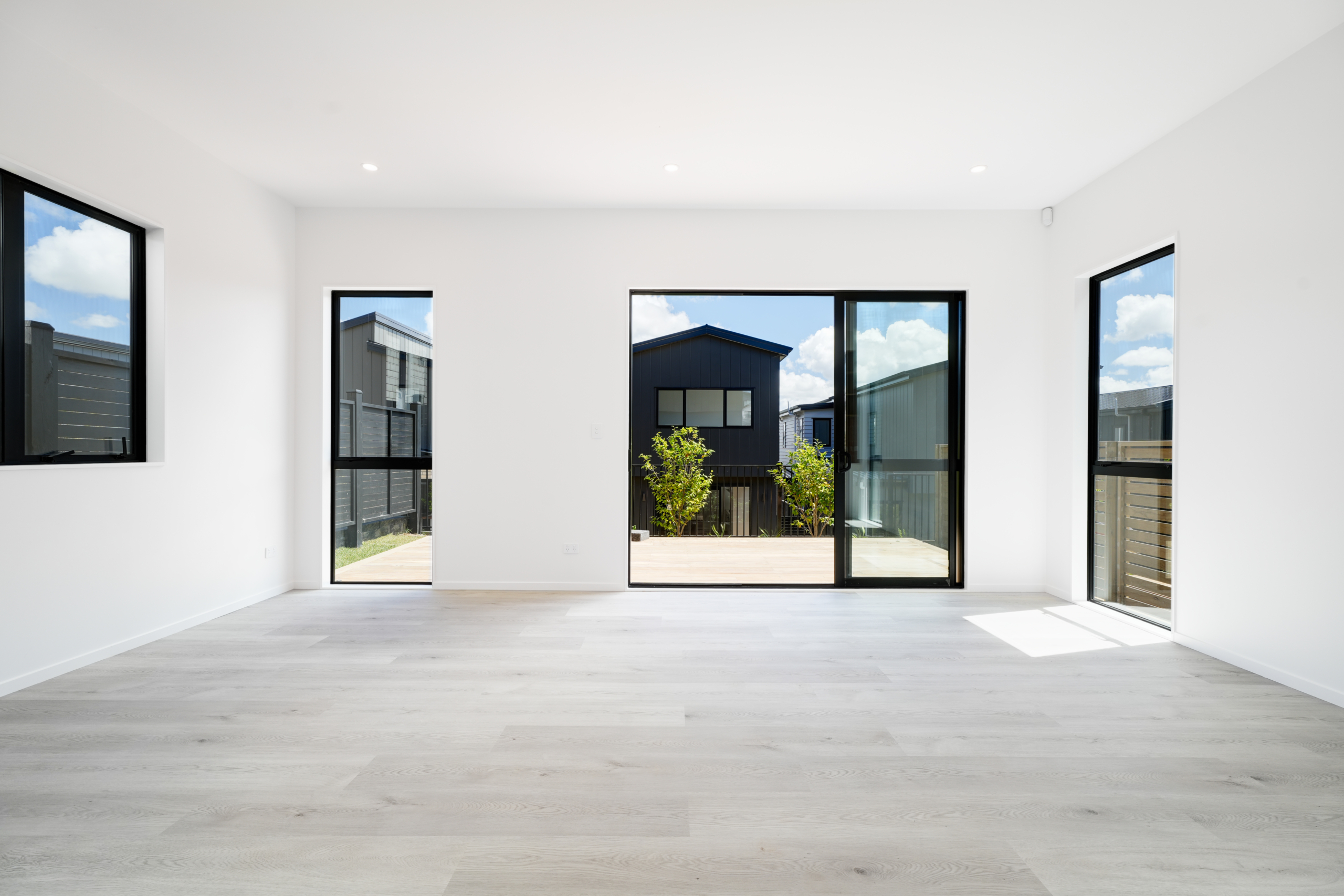 136631774__1740112153-175748-INTERIOR-2 Modern & Convenience in East Coast Heights!