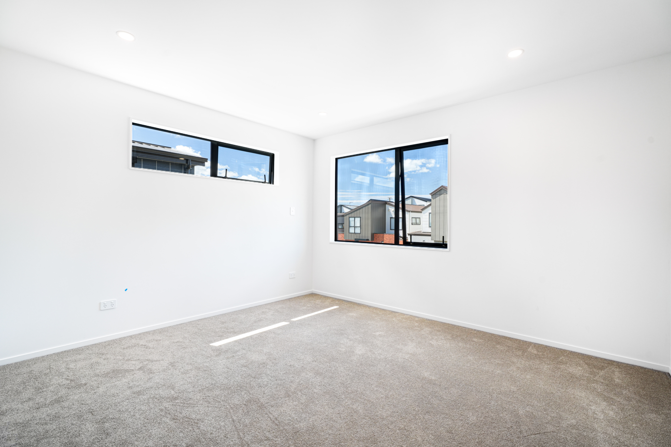 136888488__1740429742-112659-INTERIOR-8 Modern & Convenience in East Coast Heights!