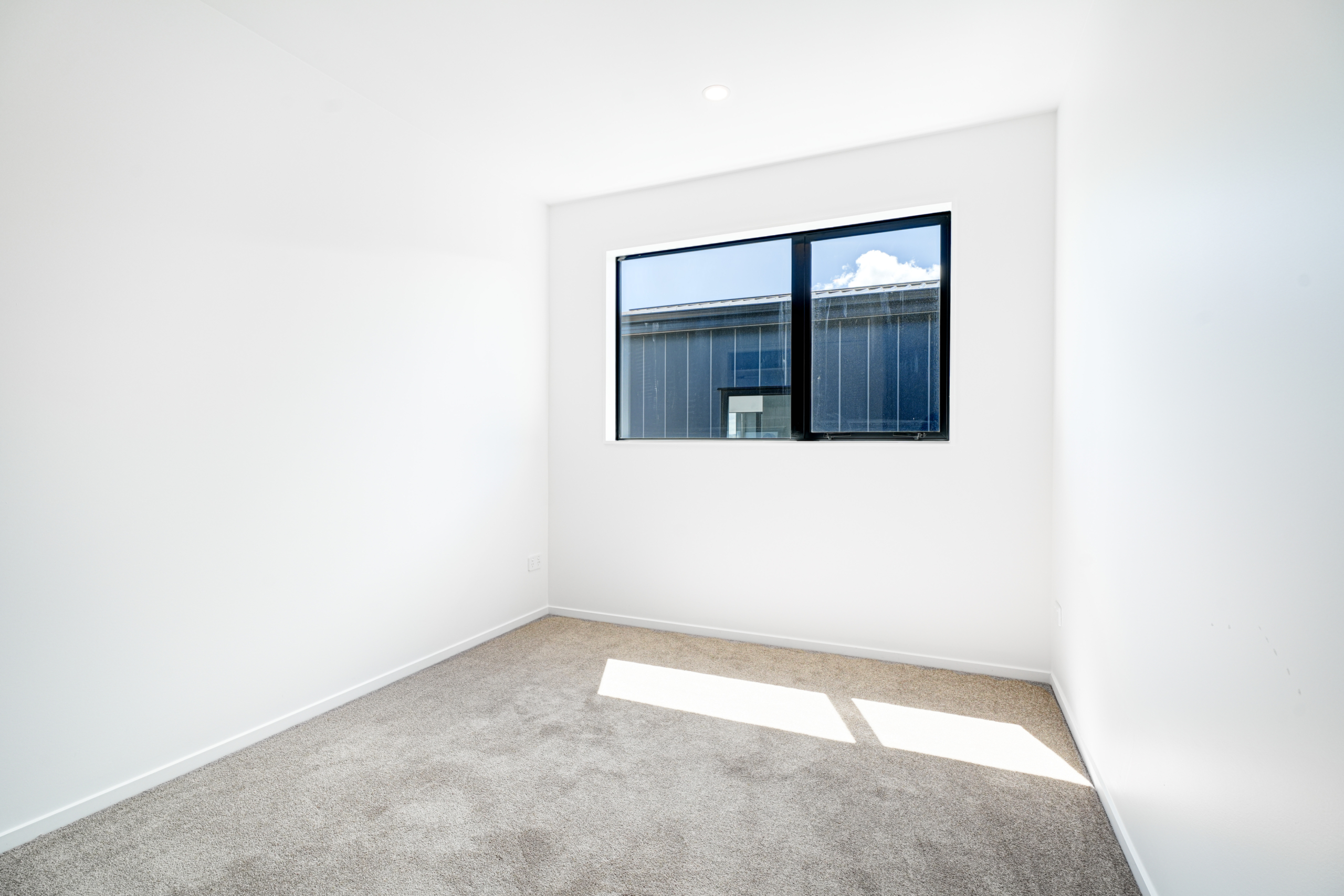 136888595__1740429747-112637-INTERIOR-10 Modern & Convenience in East Coast Heights!