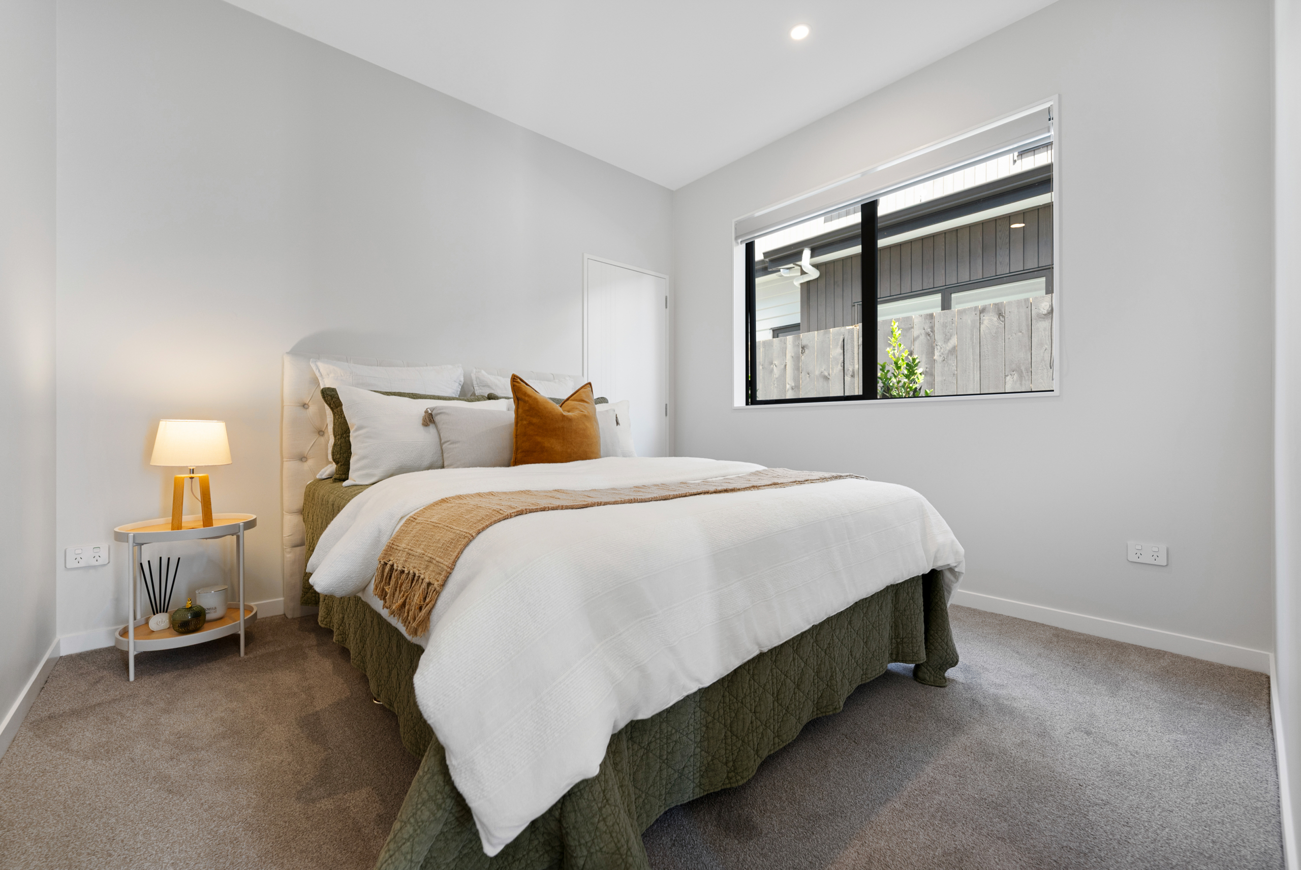 137095469__1740518068-115473-Final-6 Must Sell – Motivated vendors move to overseas