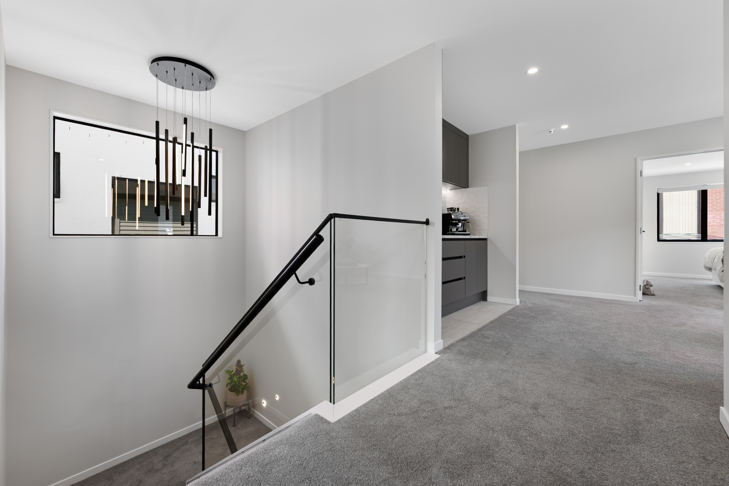 137095533__1740518079-104329-Final-13 Must Sell – Motivated vendors move to overseas