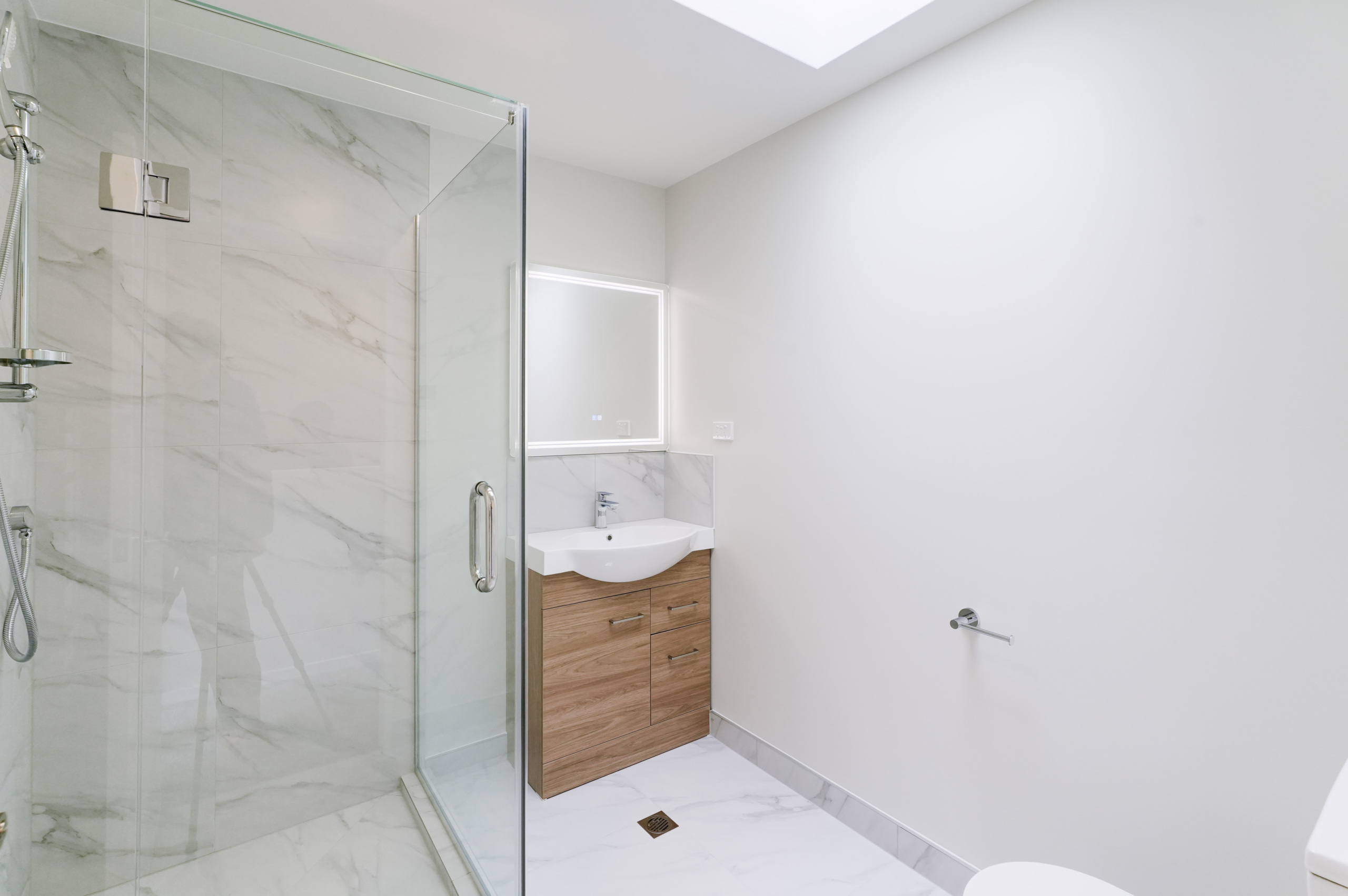 1729032252-6-FINAL-3 Spacious and Connivence *under contract*