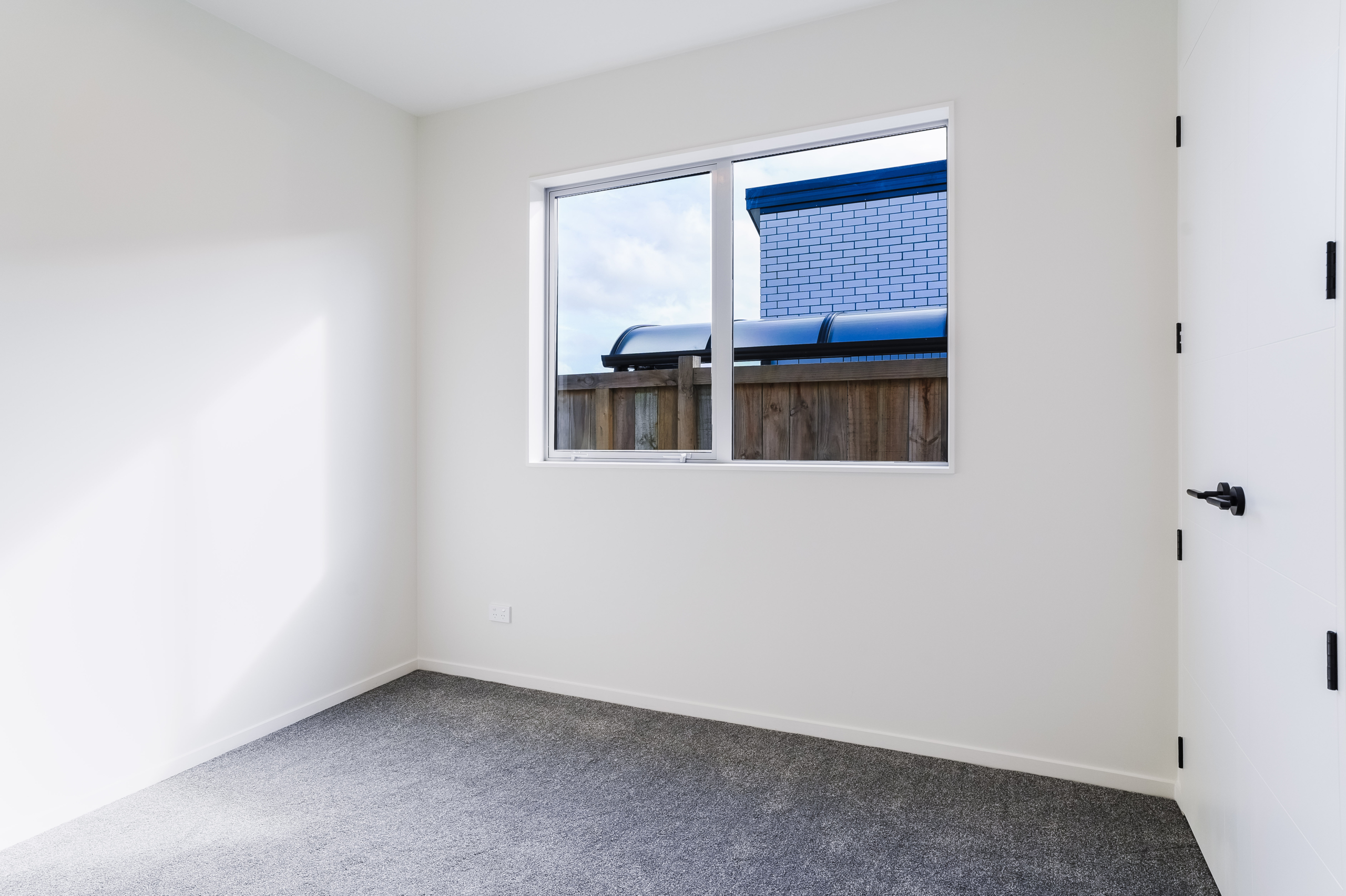 1737597647-11-FINAL-176 Modern Elegance – An Unmissable Real Estate Gem