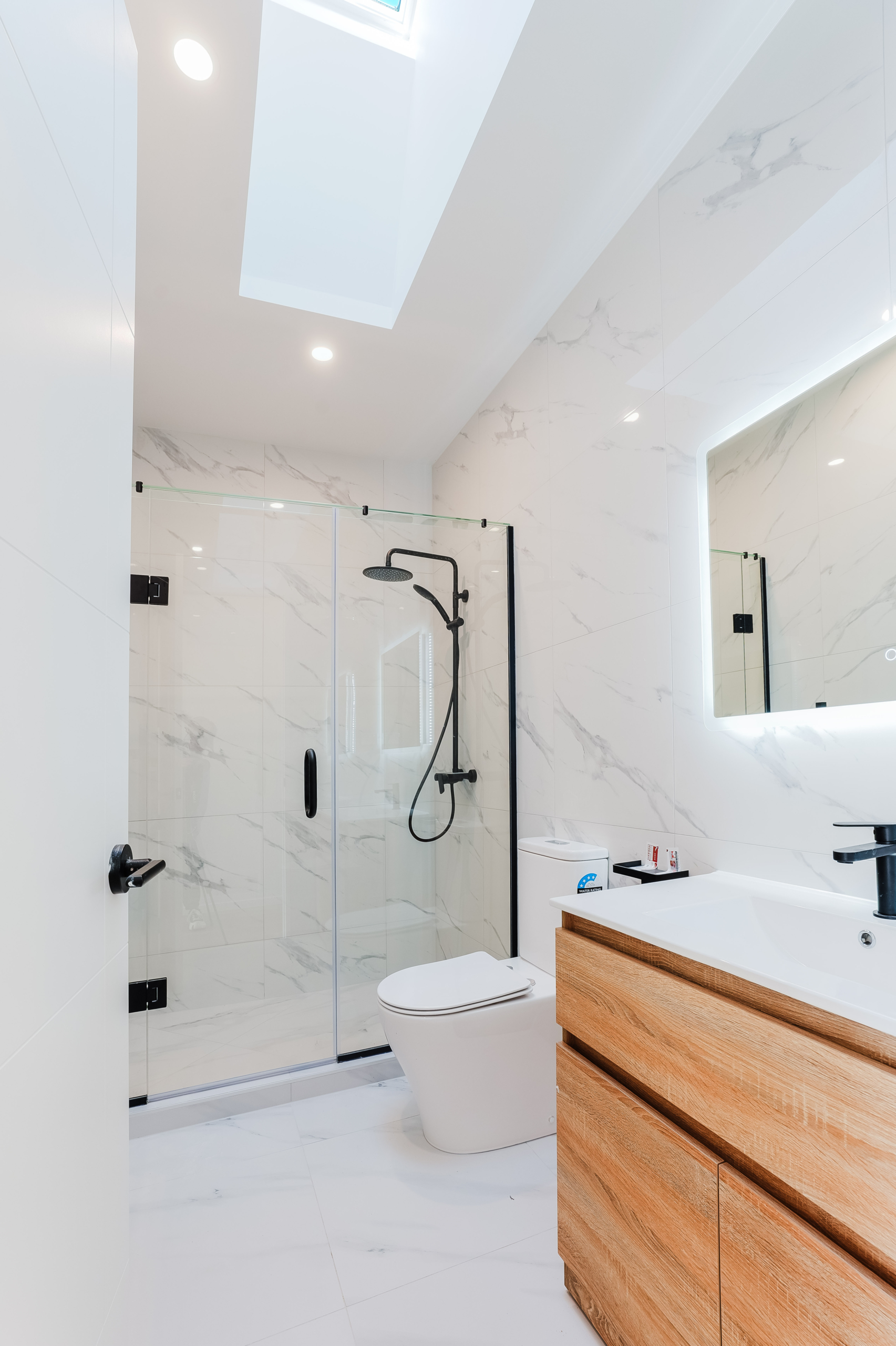 1737597647-17-FINAL-261 Modern Elegance – An Unmissable Real Estate Gem