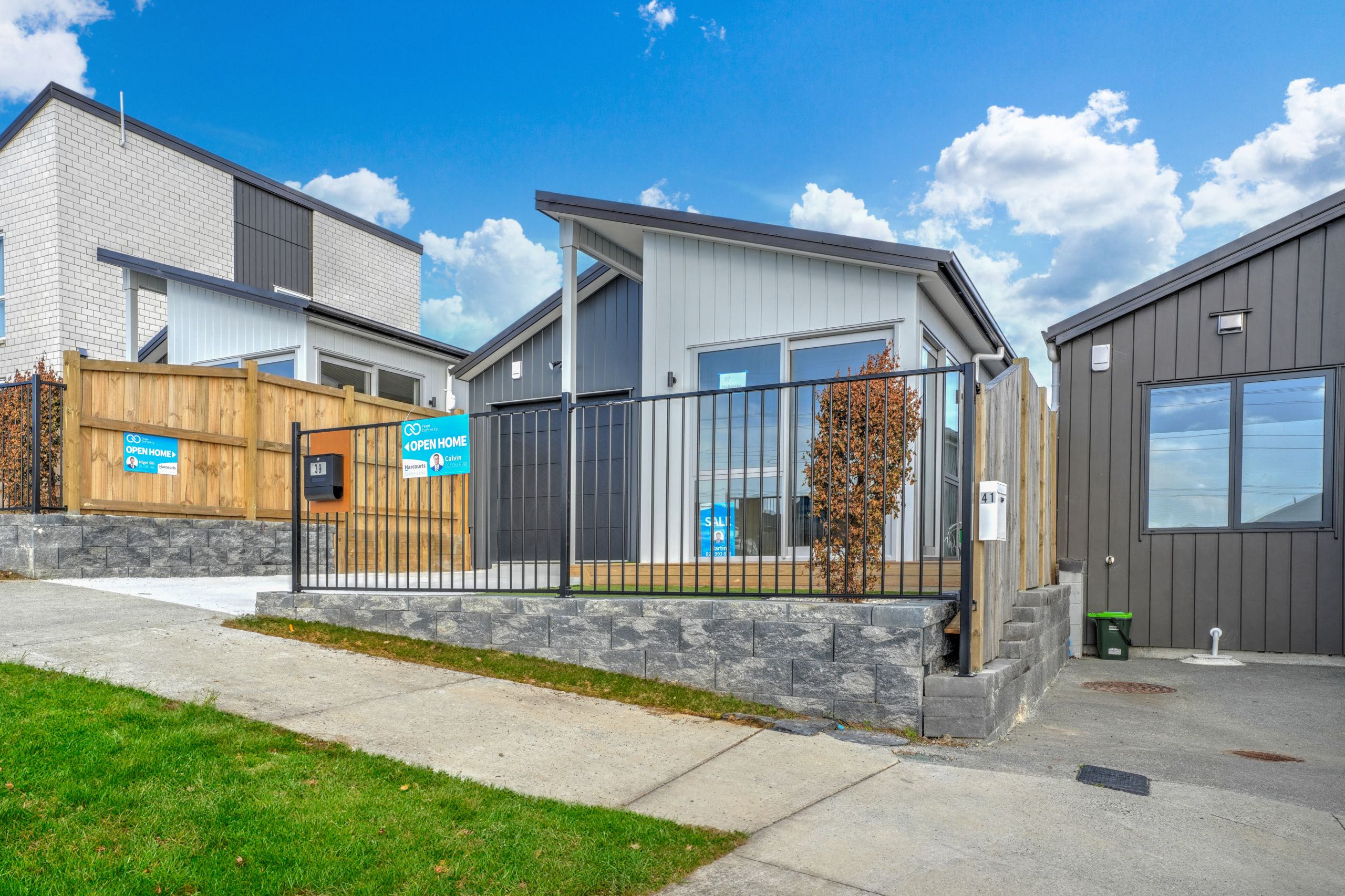 1737597647-2-FINAL-35 Modern Elegance – An Unmissable Real Estate Gem