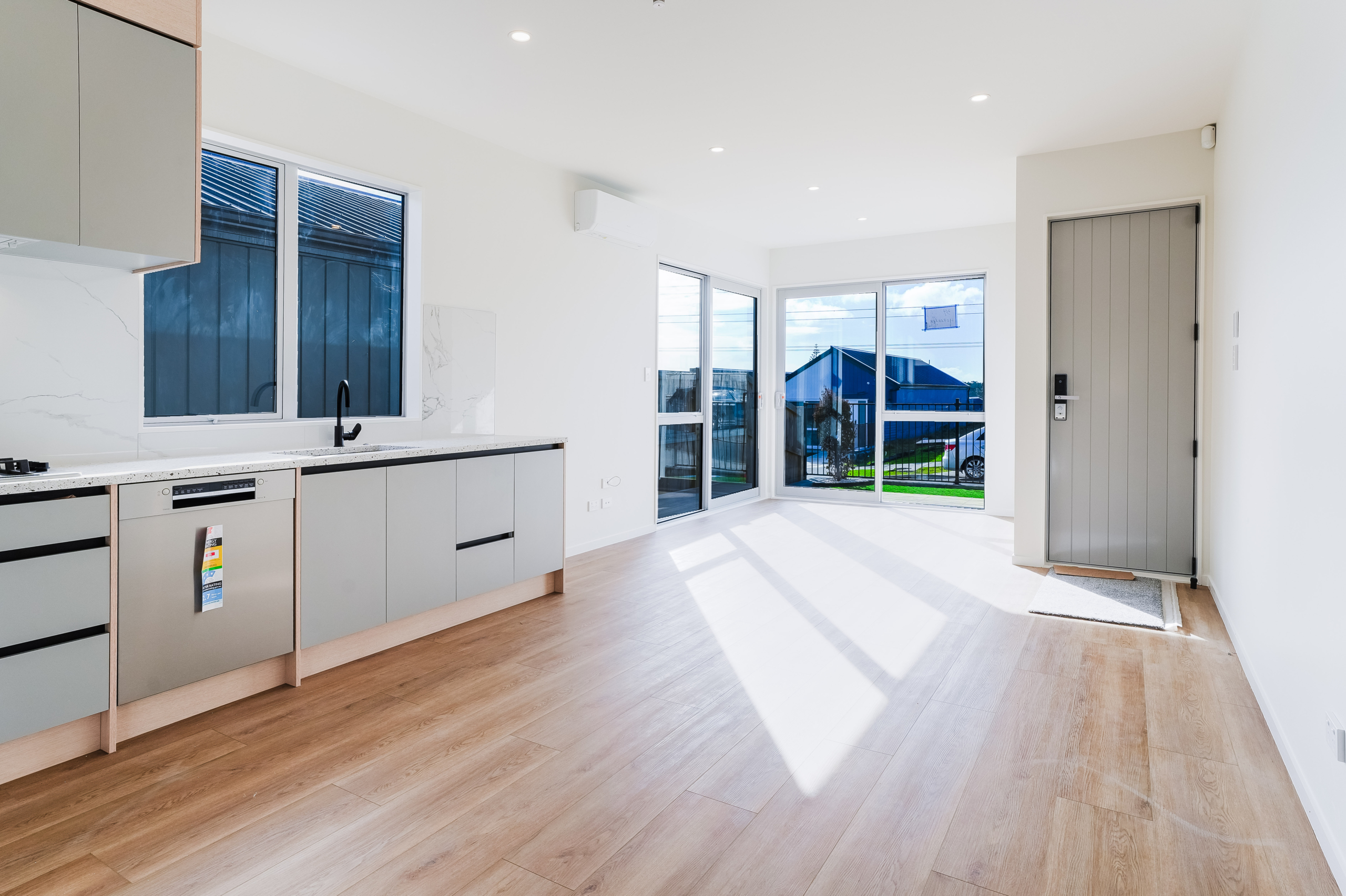 1737597647-4-FINAL-127 Modern Elegance – An Unmissable Real Estate Gem