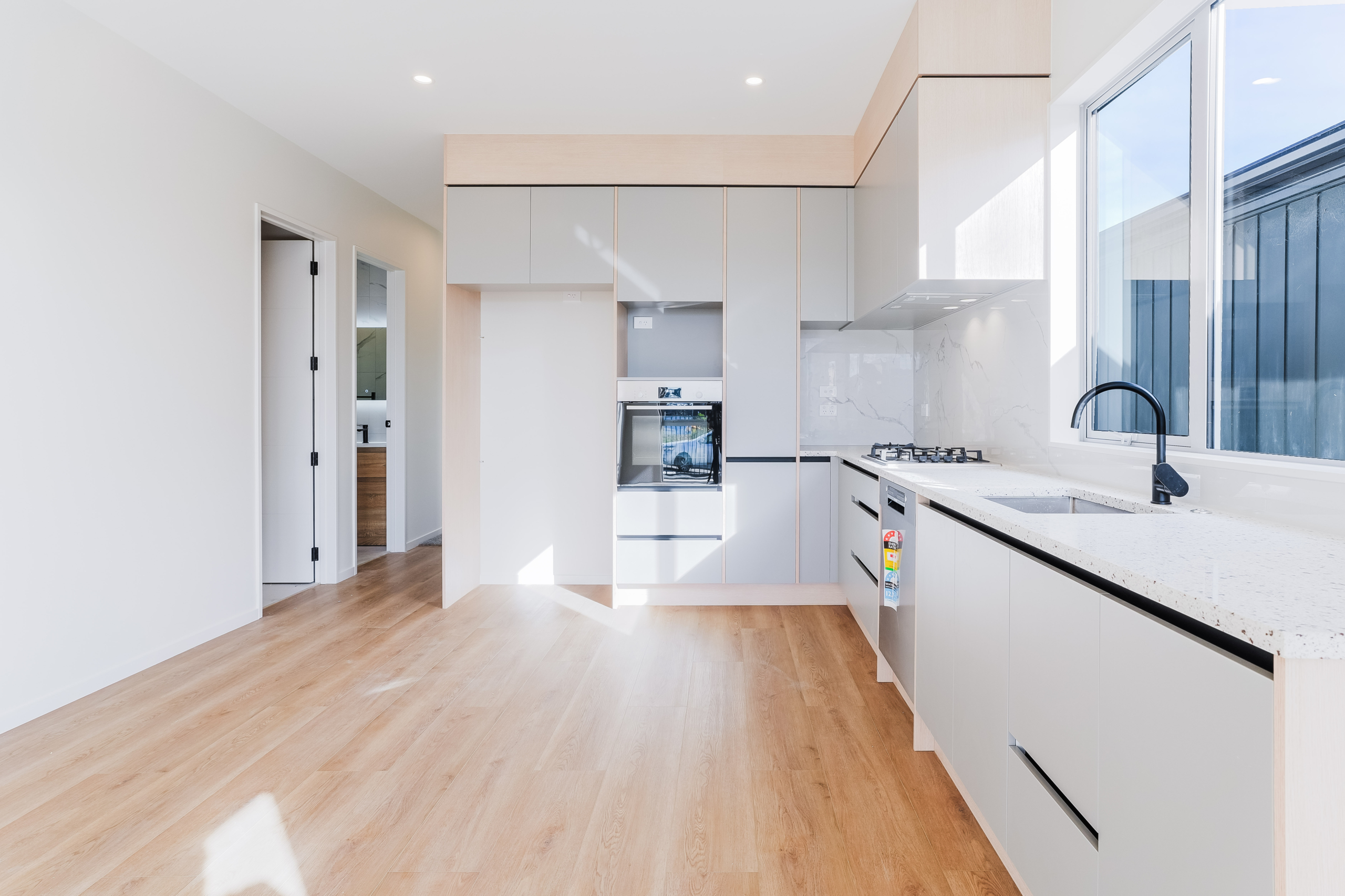 1737597647-5-FINAL-98 Modern Elegance – An Unmissable Real Estate Gem