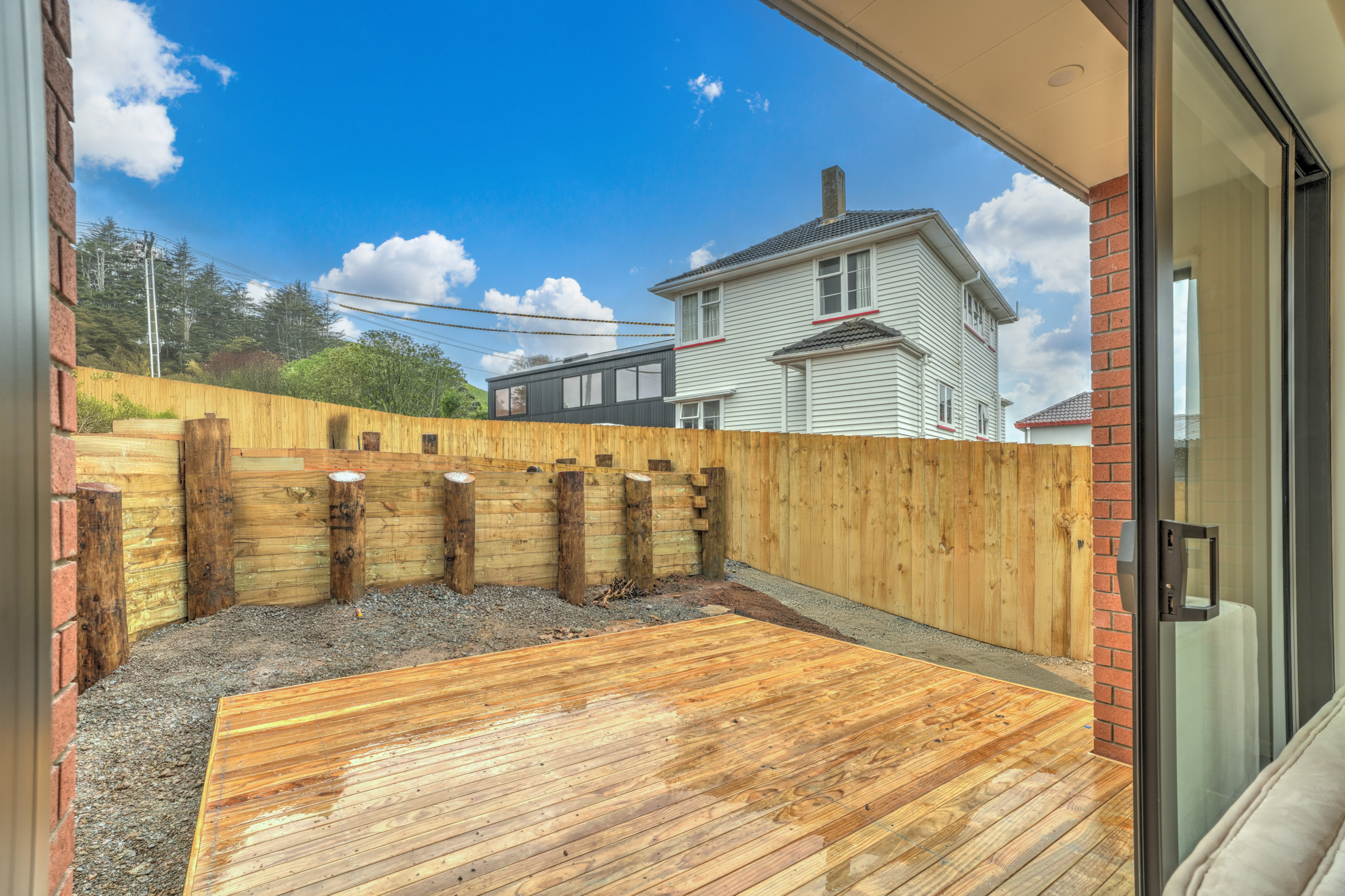 1738188409-17-PROPERTY-27 Standalone with Convenience