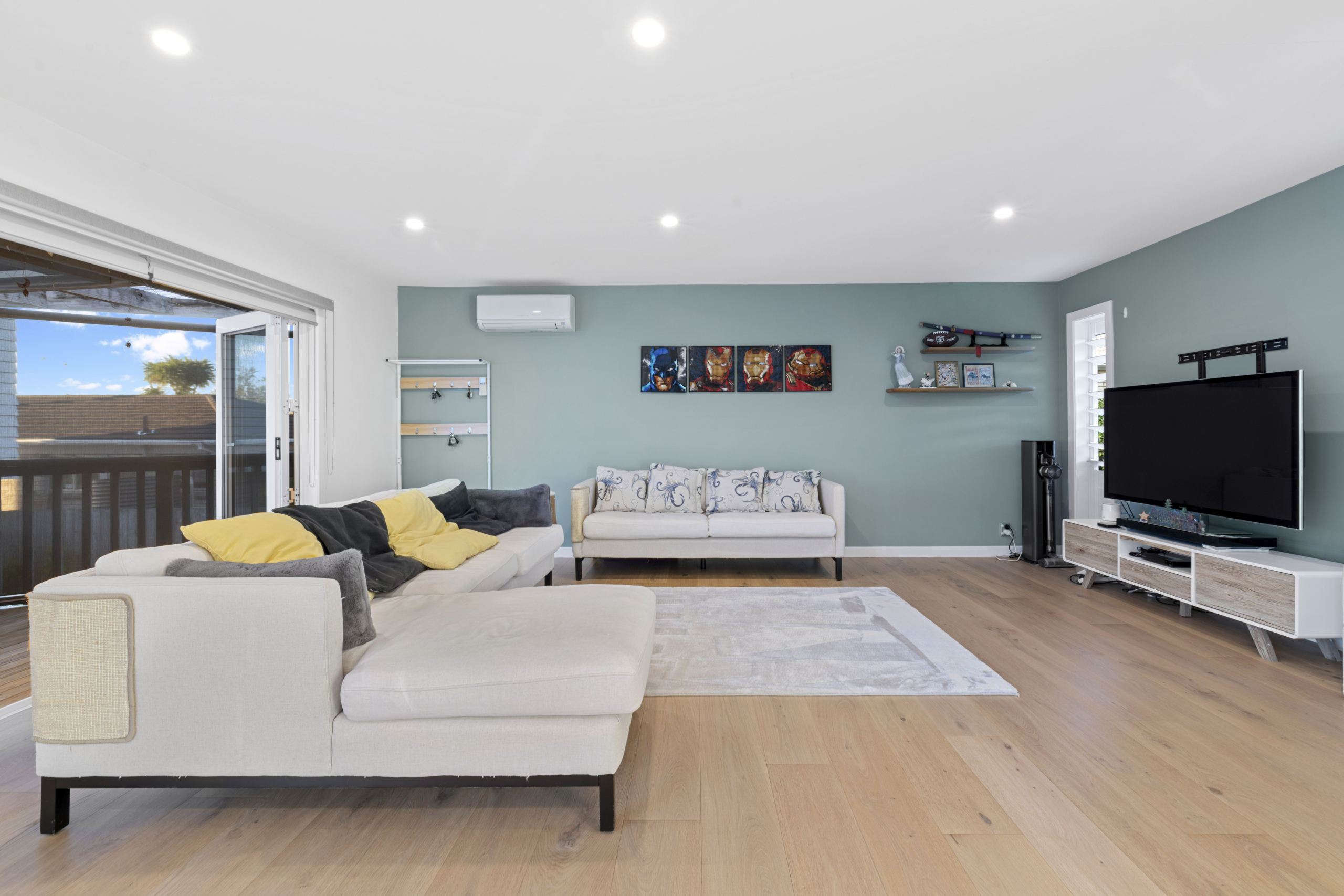 99244672__1721021563-84361-015 Where space and practicality meet convenience