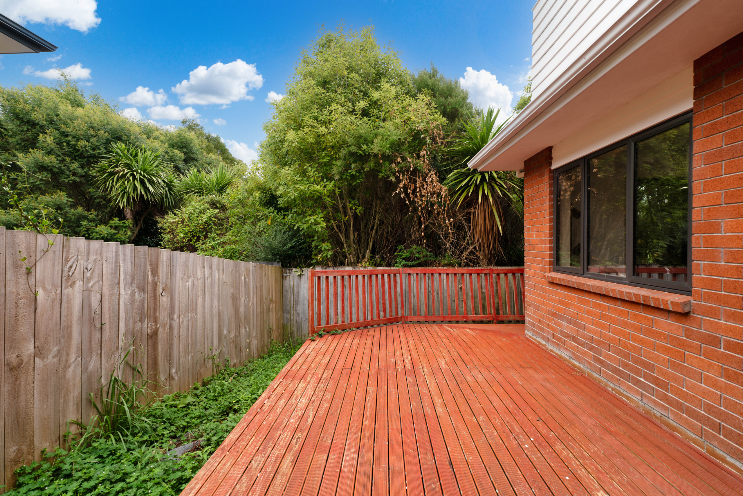 Standalone Brick & Tile Home in Henderson
