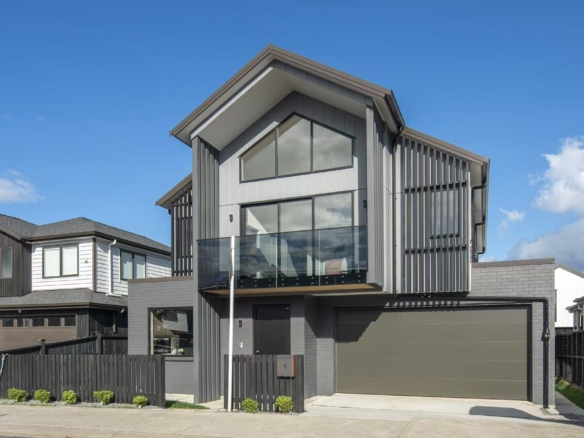 Brand New Luxury House close to the beach
