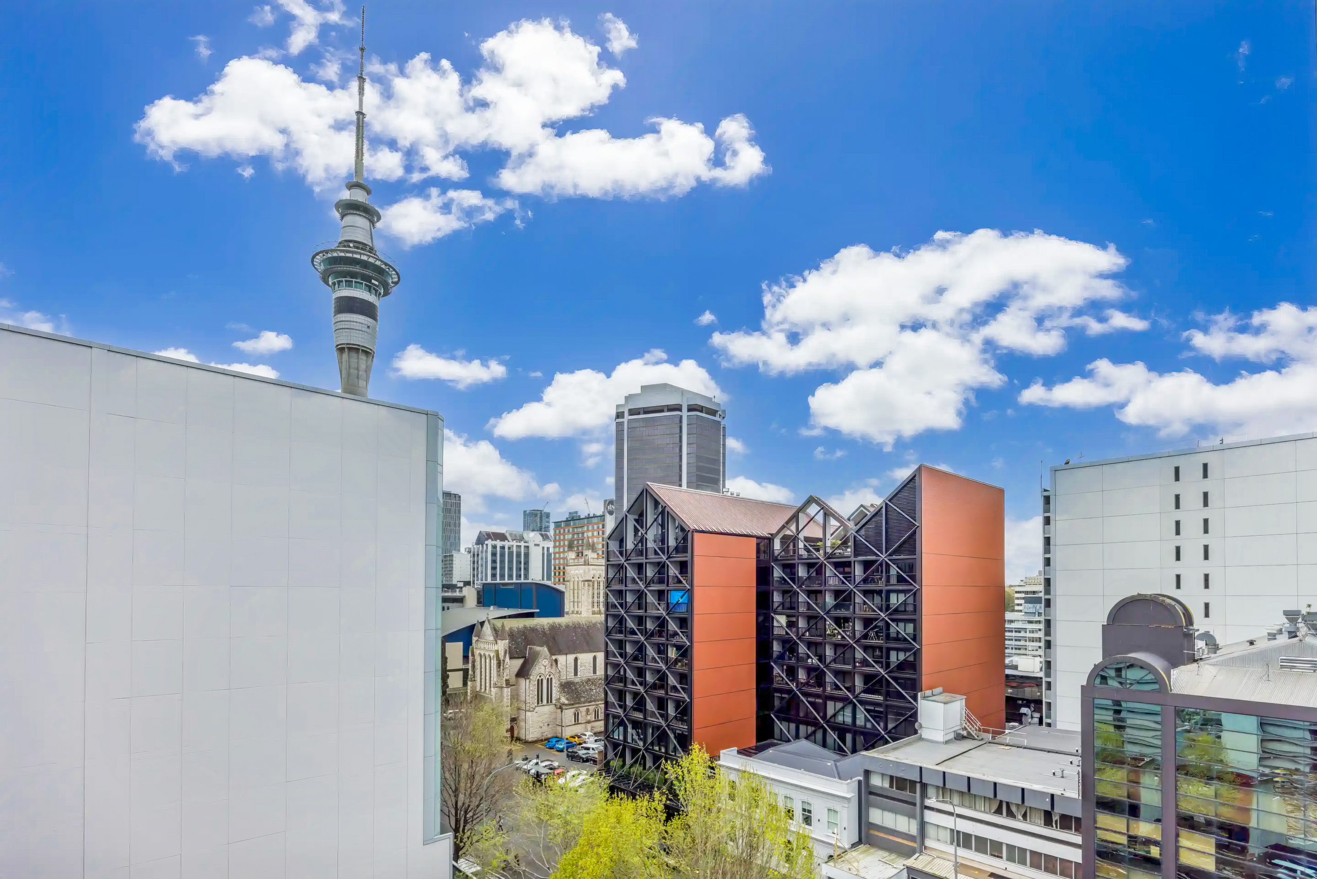 9L 147 Hobson St OVERSEAS OWNER WANTS THIS SOLD!