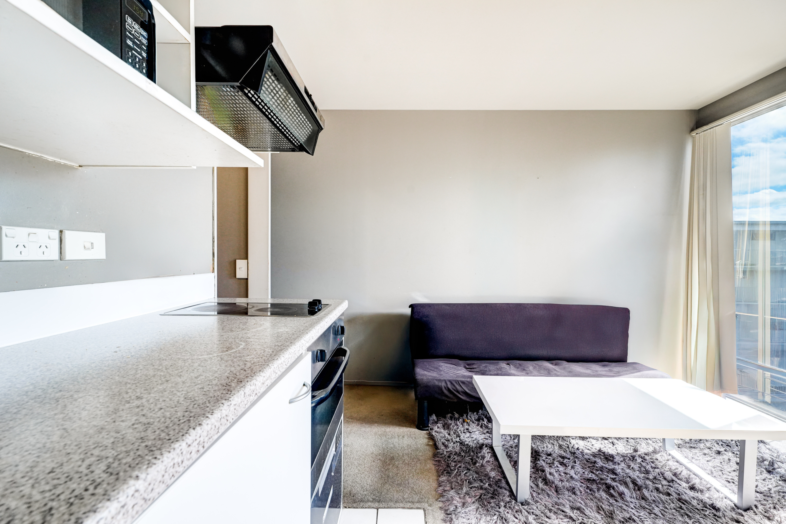 141727144__1743128348-44599-INTERIOR-3 OVERSEAS OWNER WANTS THIS SOLD!