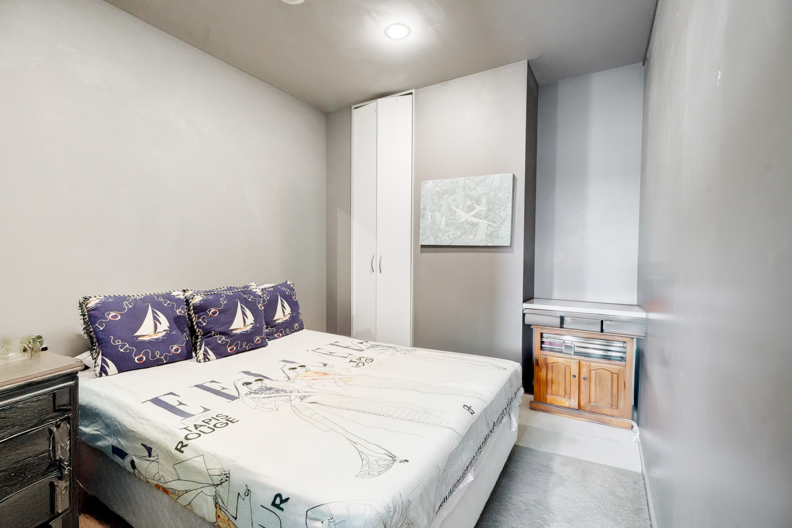 141727231__1743128357-44698-INTERIOR-7 OVERSEAS OWNER WANTS THIS SOLD!