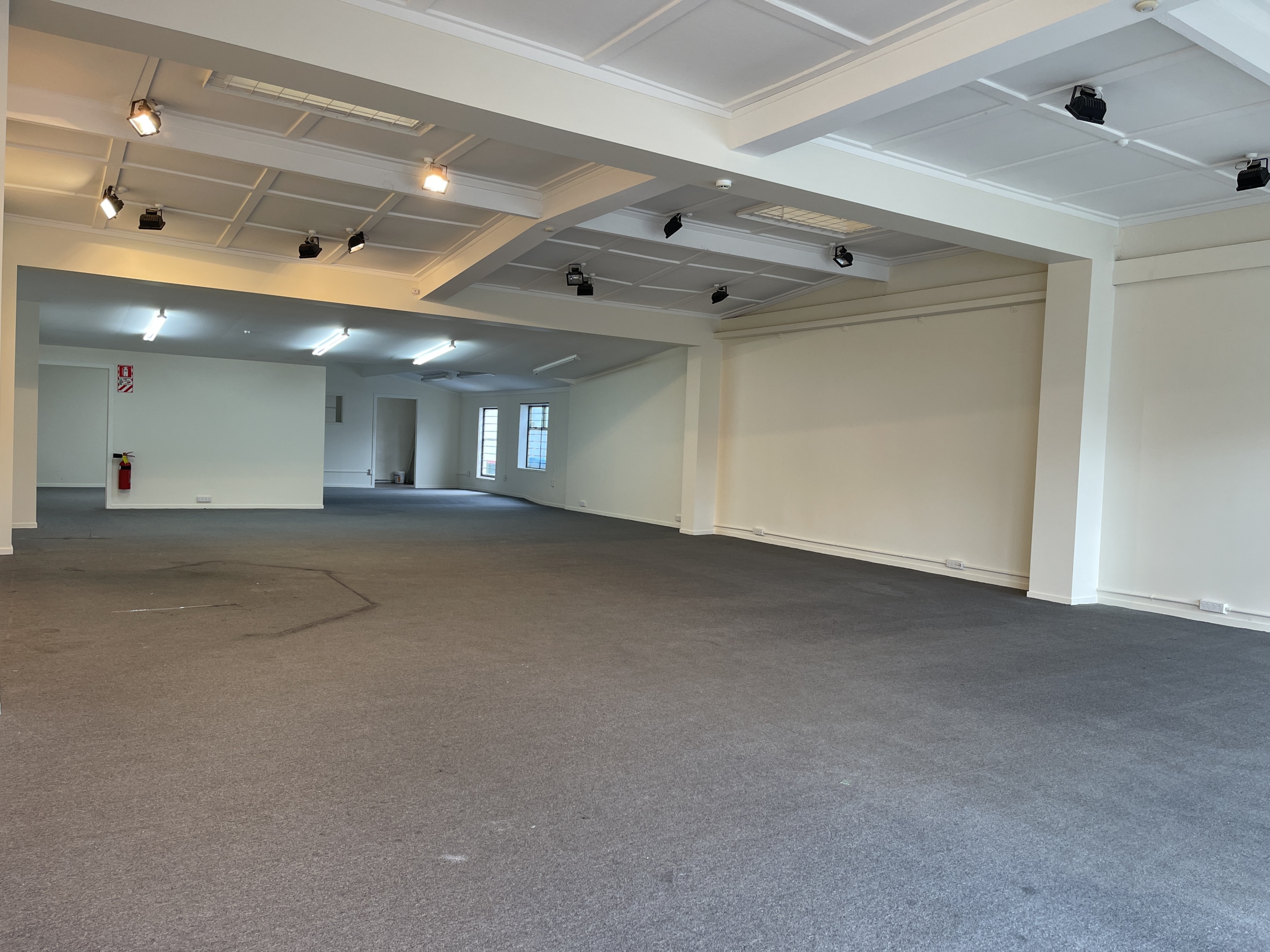 72158198__1695596166-14499-IMG9632 Retail in High-End Manukau Road