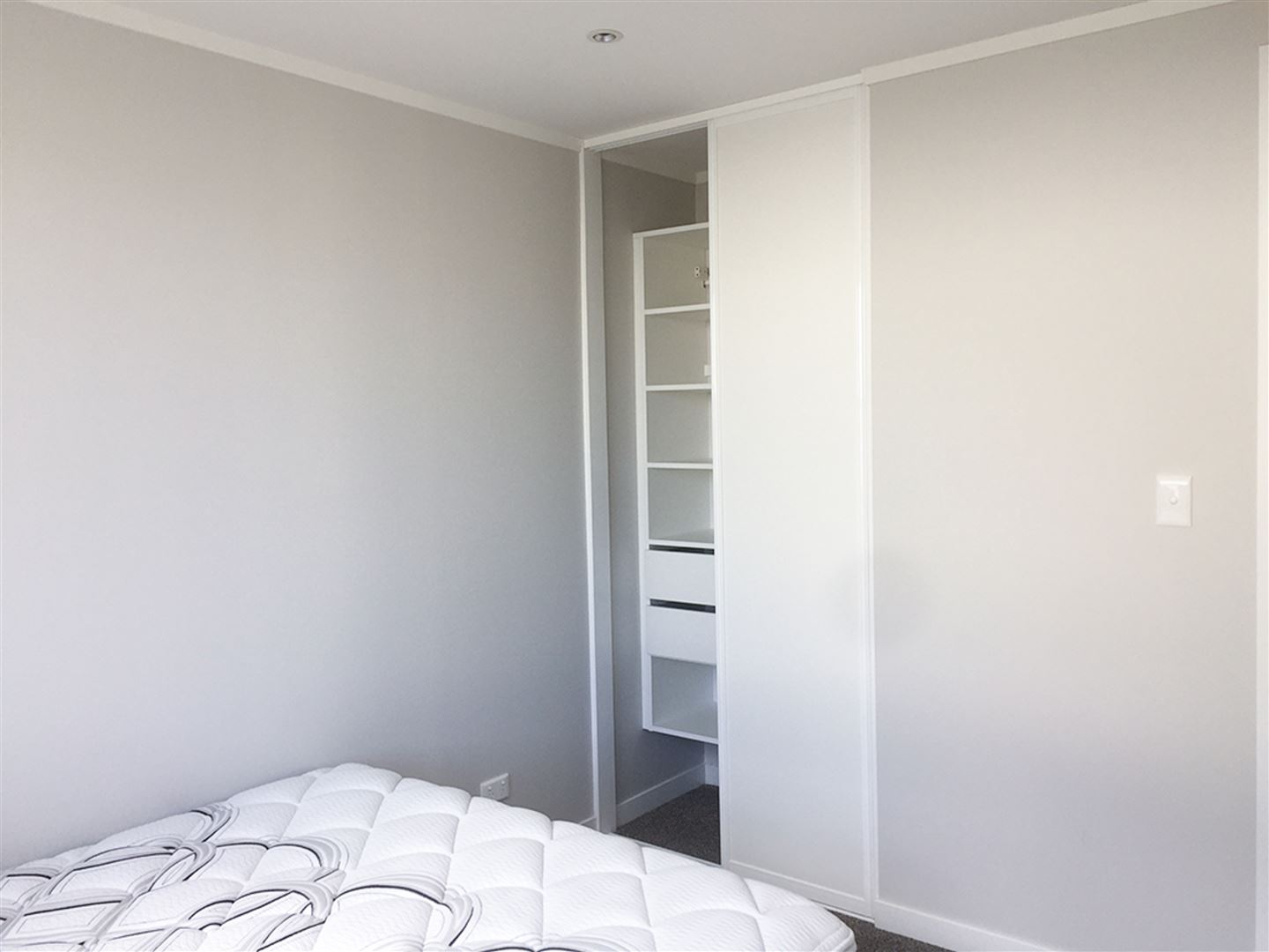 mydimport-1690791988-632-KN5852-Auckland-City Spacious Freehold 1 bedroom apartment