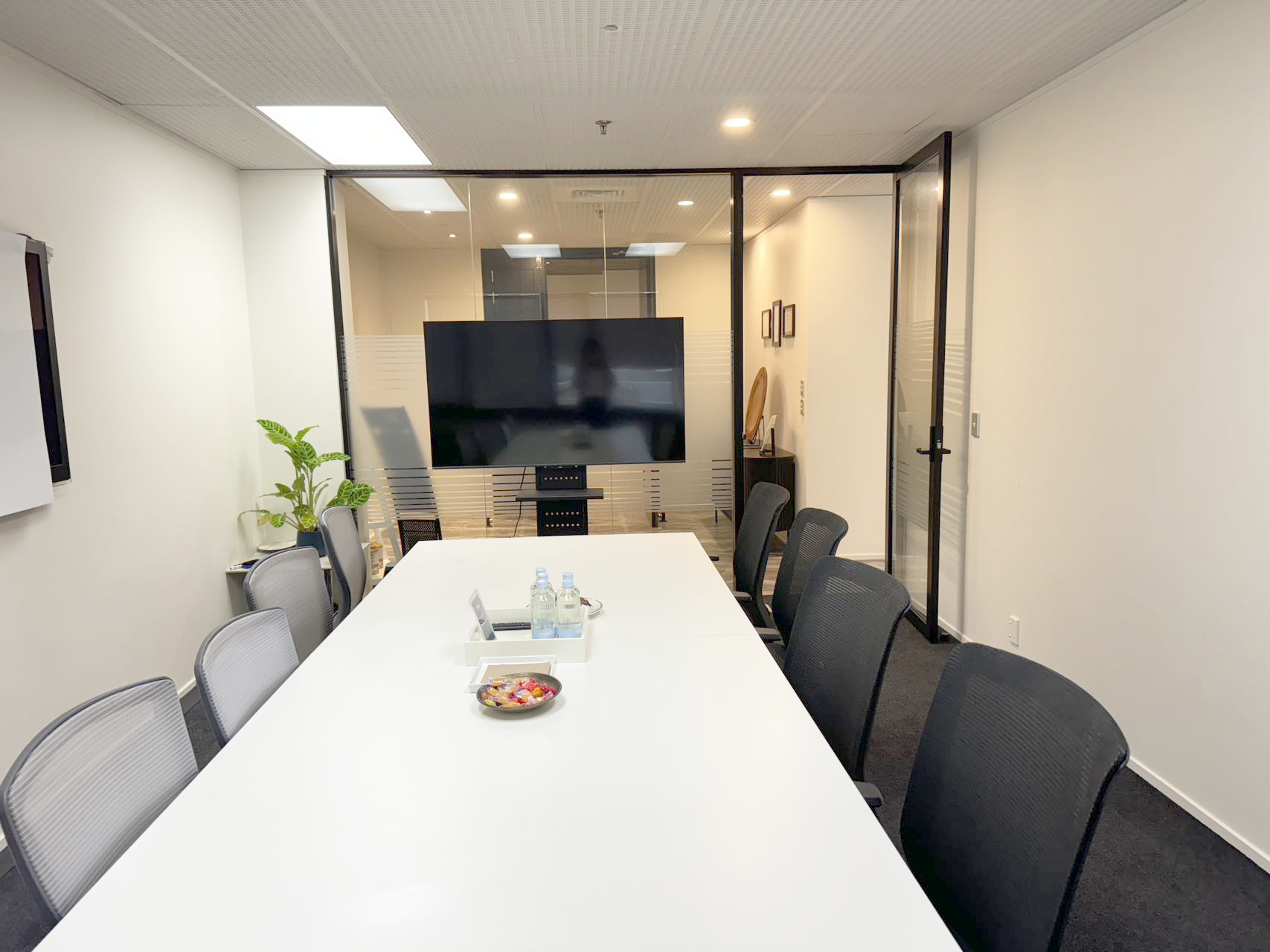 146384491__1746422195-79059-05 Prime Location + Prime Office