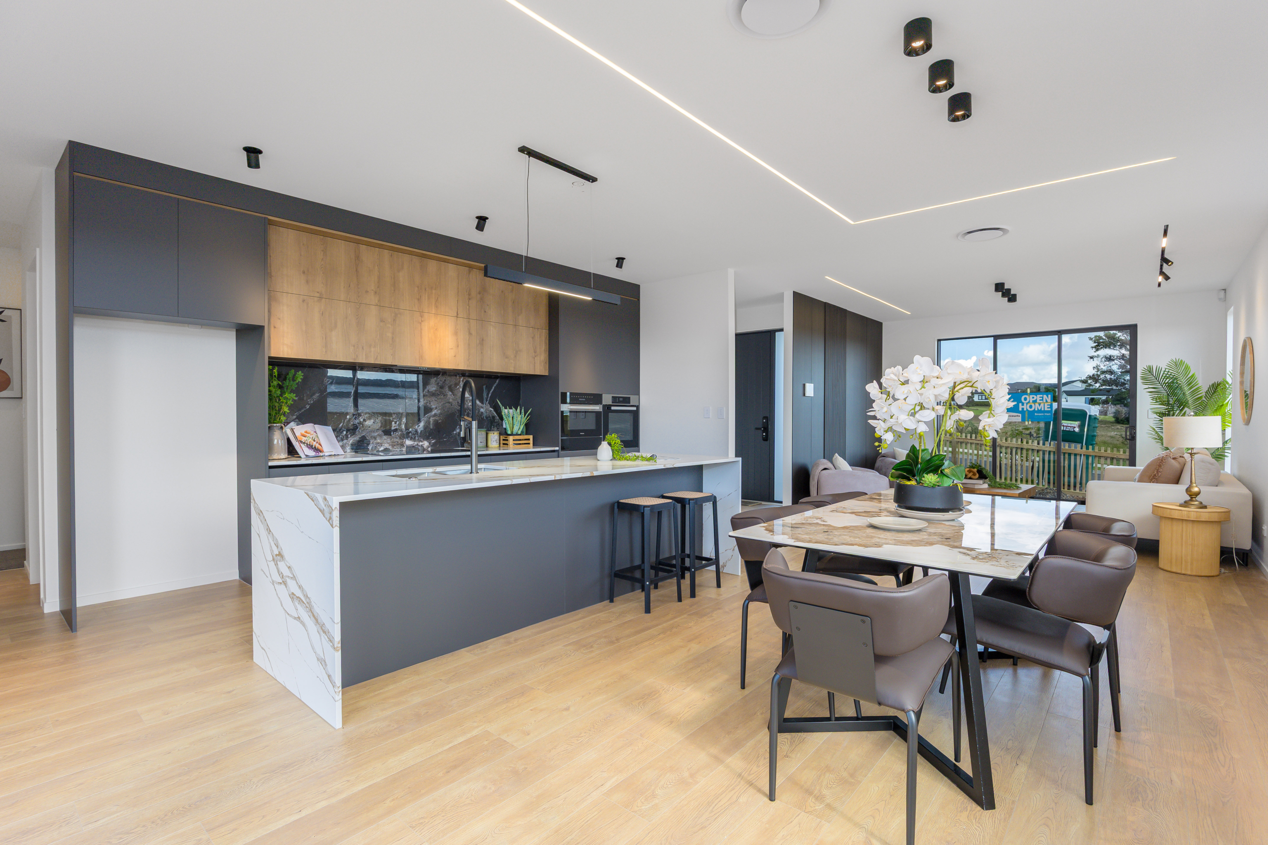 147646816__1747113242-72817-IMG2 Top of Line Golf Harbour Luxury – A Must See!