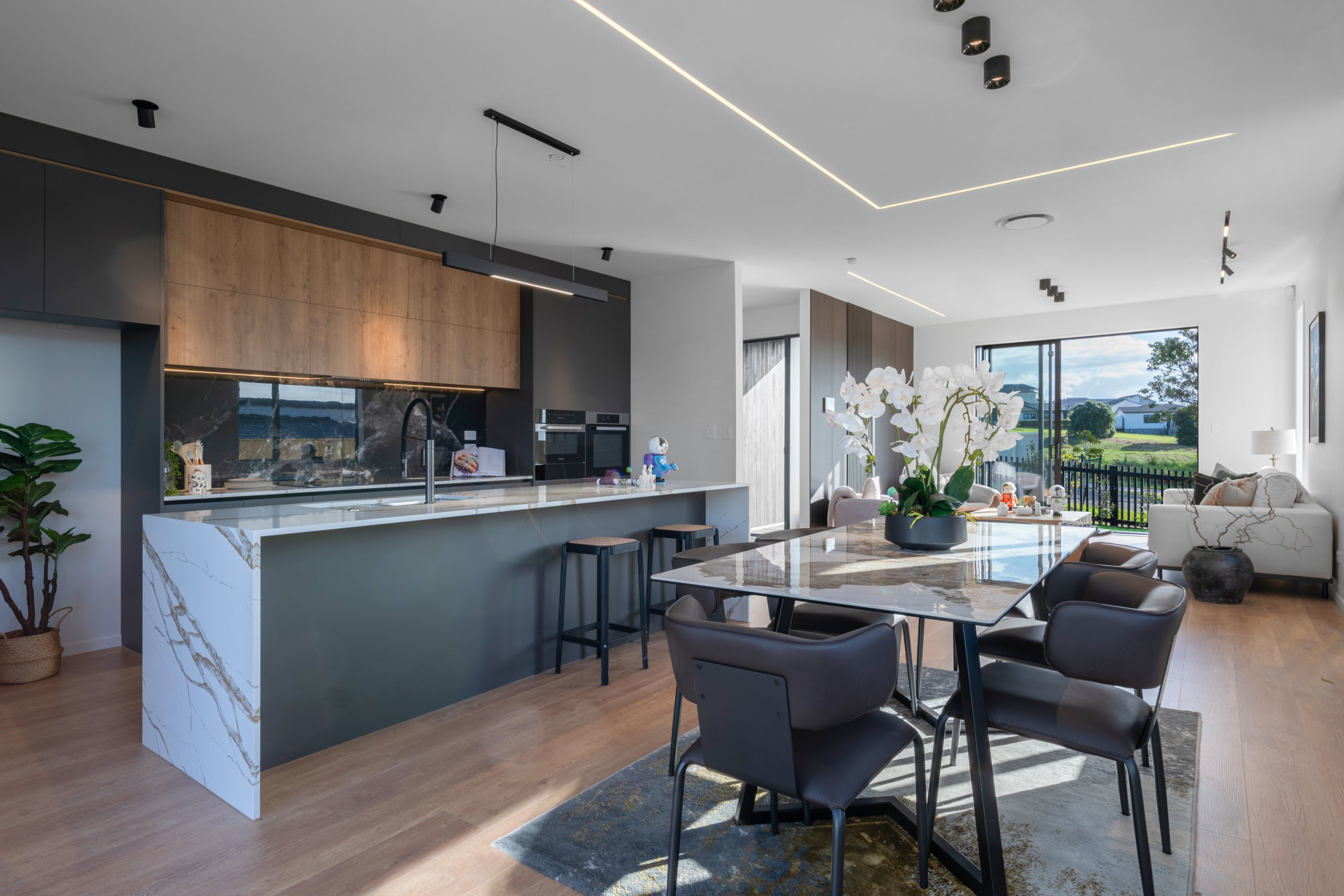 147646890__1747113285-73147-OUTPUT-5 Top of Line Golf Harbour Luxury – A Must See!