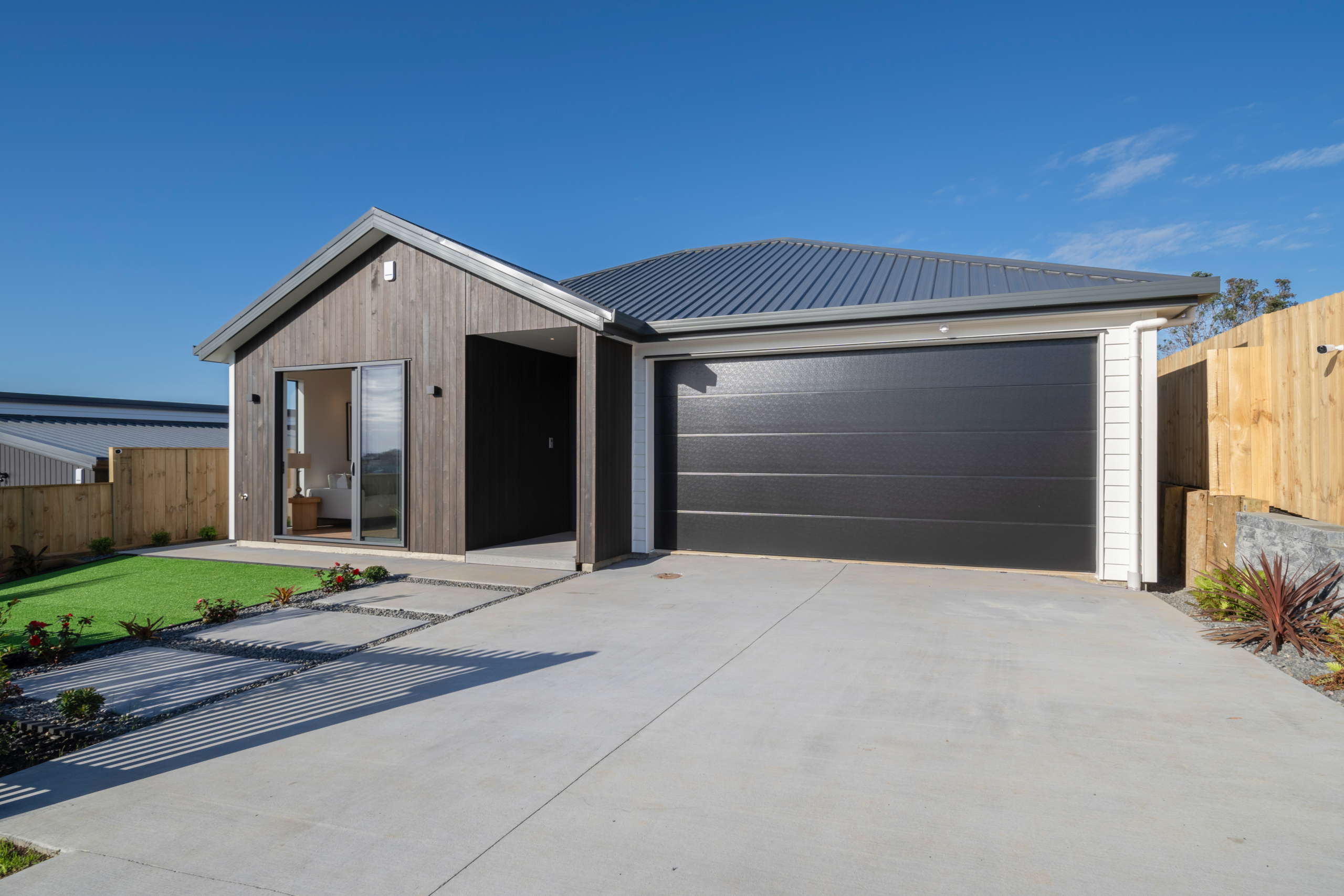 147646903__1747113297-82010-OUTPUT-12 Top of Line Golf Harbour Luxury – A Must See!