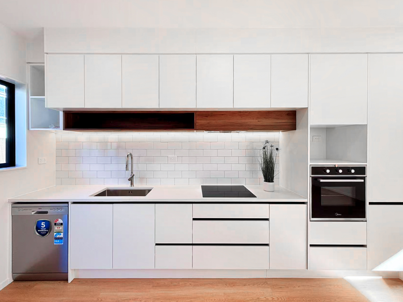 148305751__1747626488-72216-OUTPUT-3 Corner Unit in Onehunga – Just $700,000!