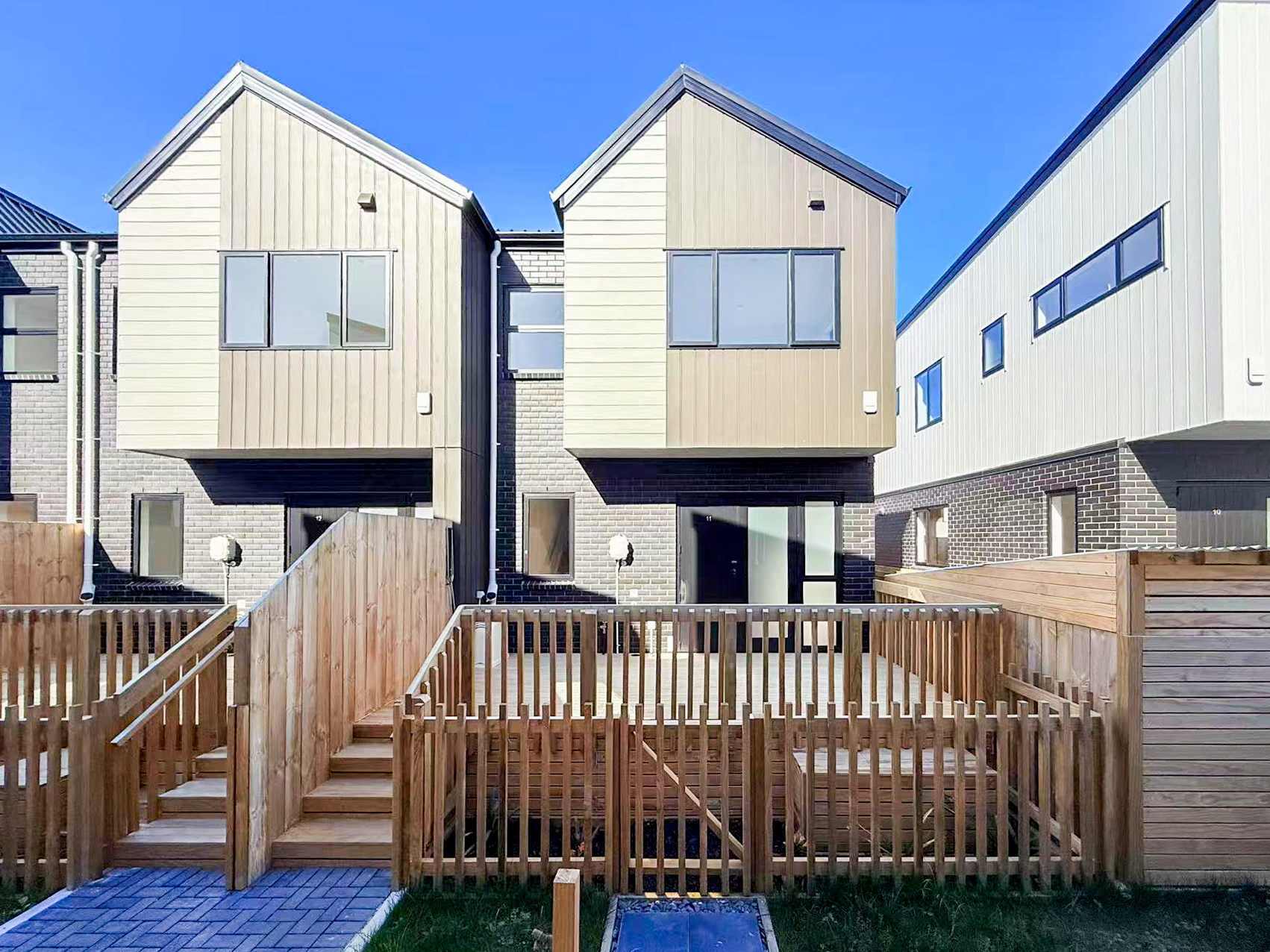 148305754__1747626490-72134-OUTPUT-1 Corner Unit in Onehunga – Just $700,000!