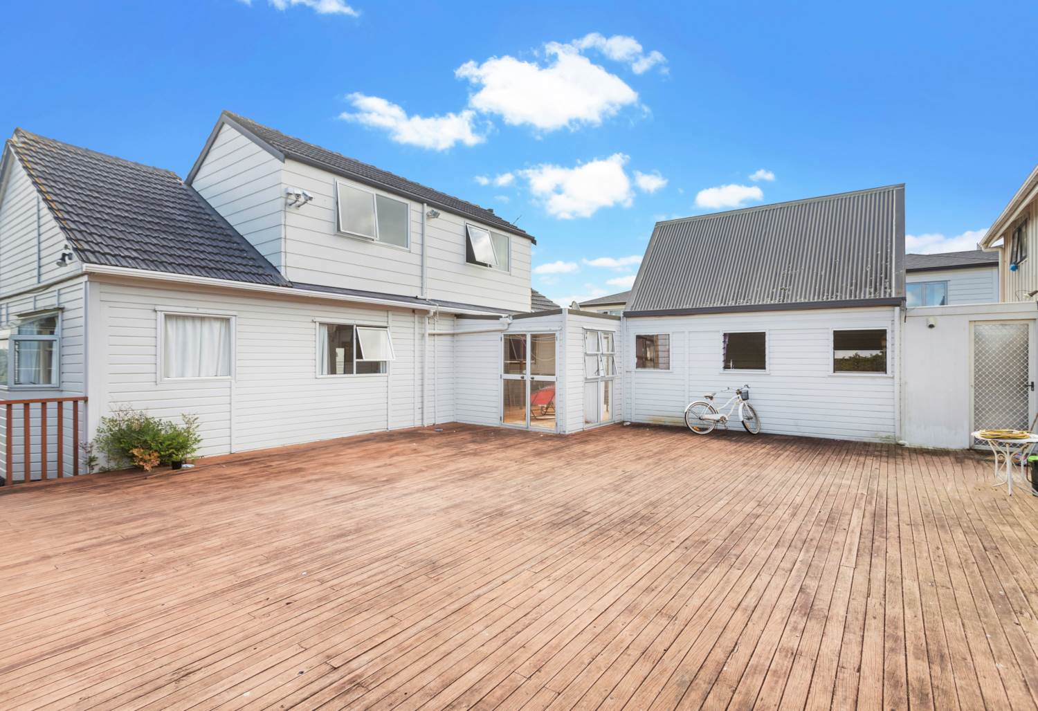 152799489__1750820542-58769-1 INVESTMENT SALE, DO UP OR DEVELOP!!
