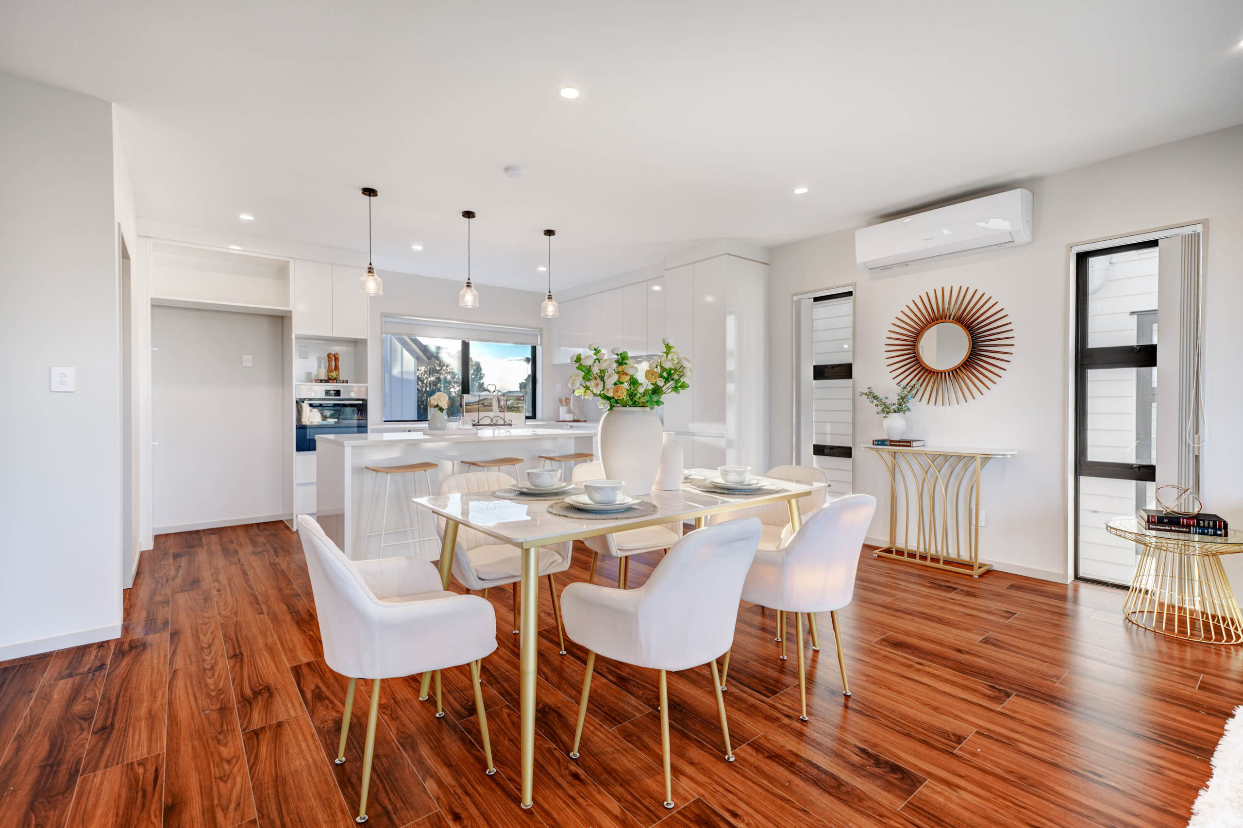 152996501__1750910624-57214-INTERIOR-12 Prestigious New Lynn Residence !!