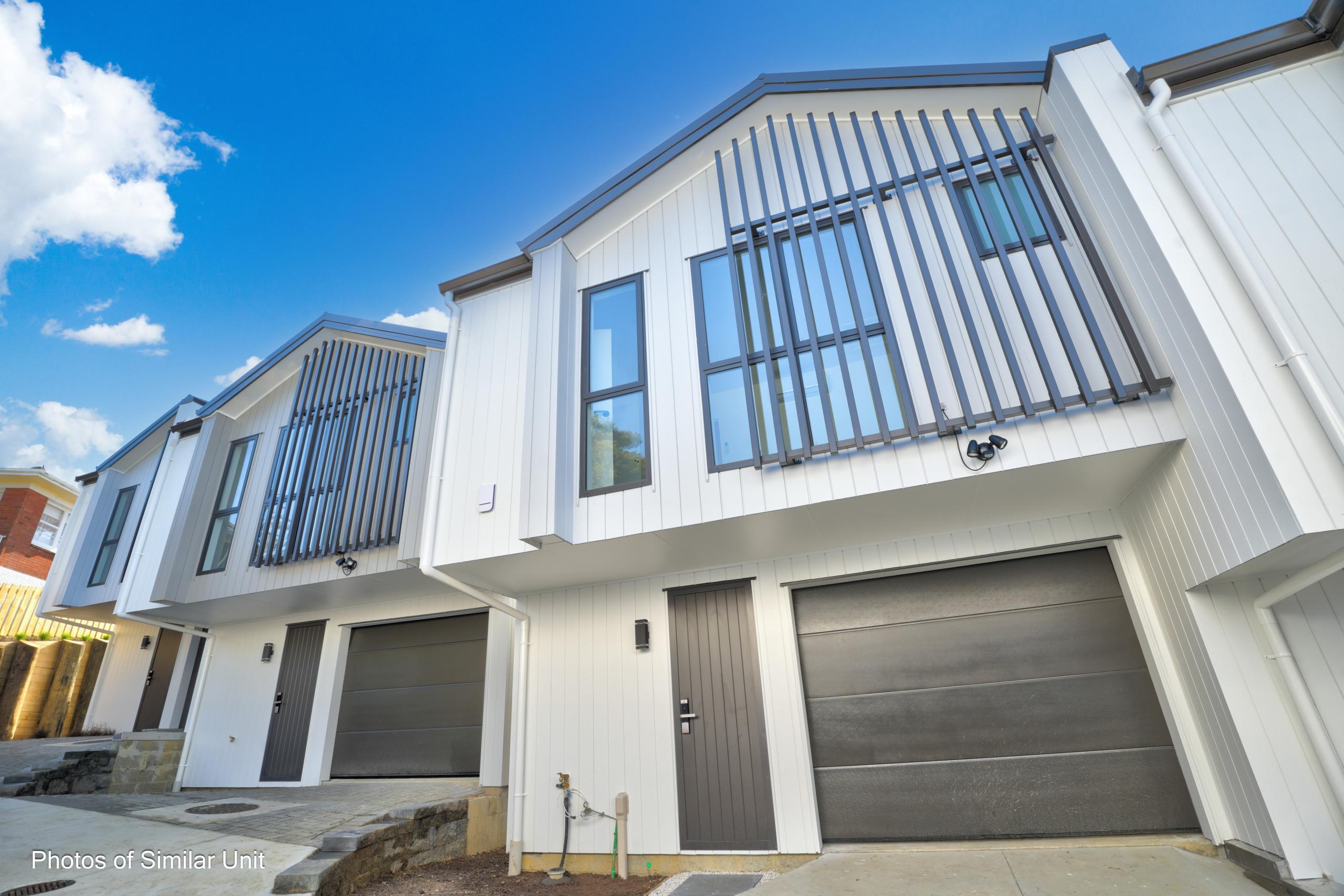 1747885507-4-PROPERTY-44 Roskill Delight – Move-in ready with CCC issued!