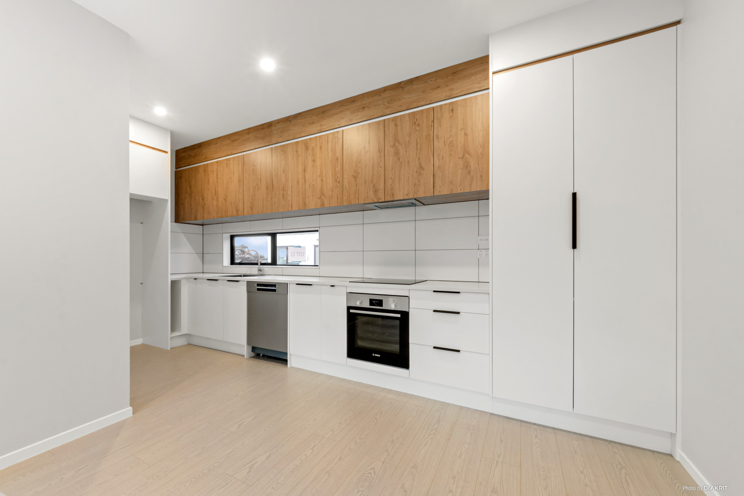 Modern 3 Bed + Study Freehold + Garage