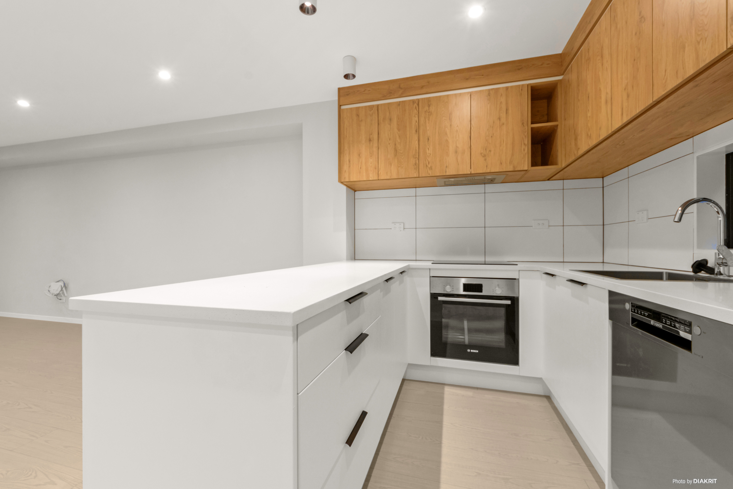 Modern 3 Bed + Study Freehold + Garage