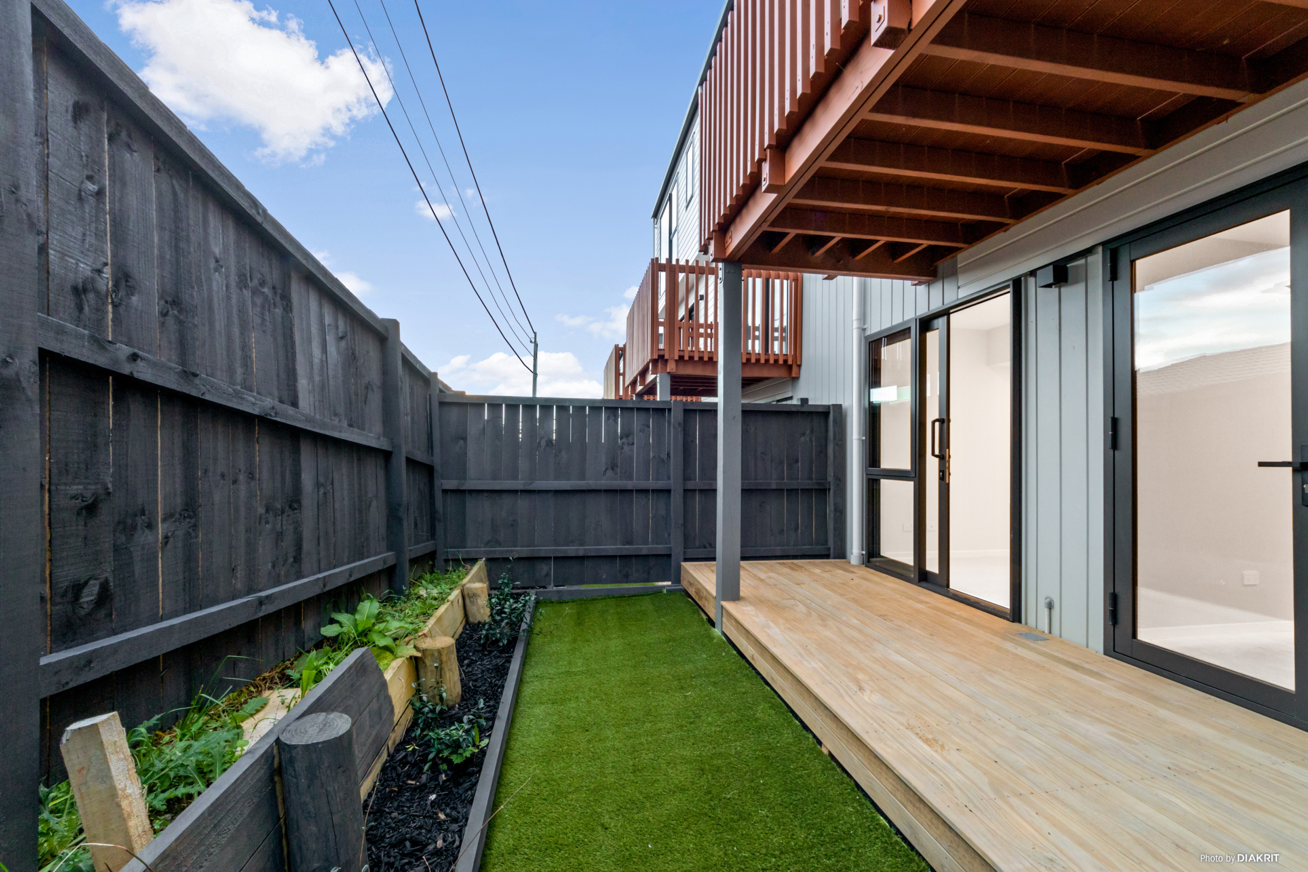 Modern 3 Bed + Study Freehold + Garage