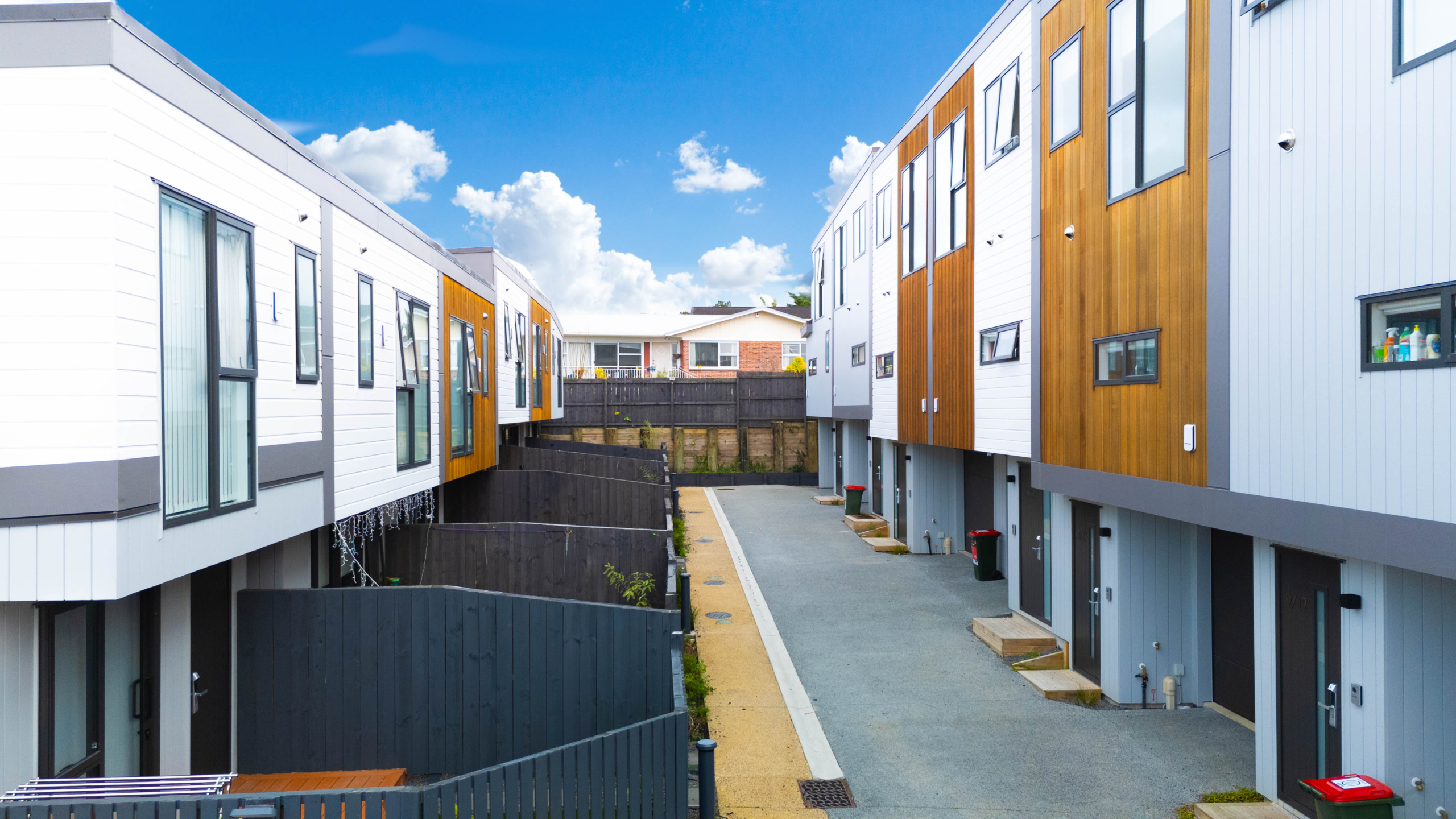 Modern 3 Bed + Study Freehold + Garage