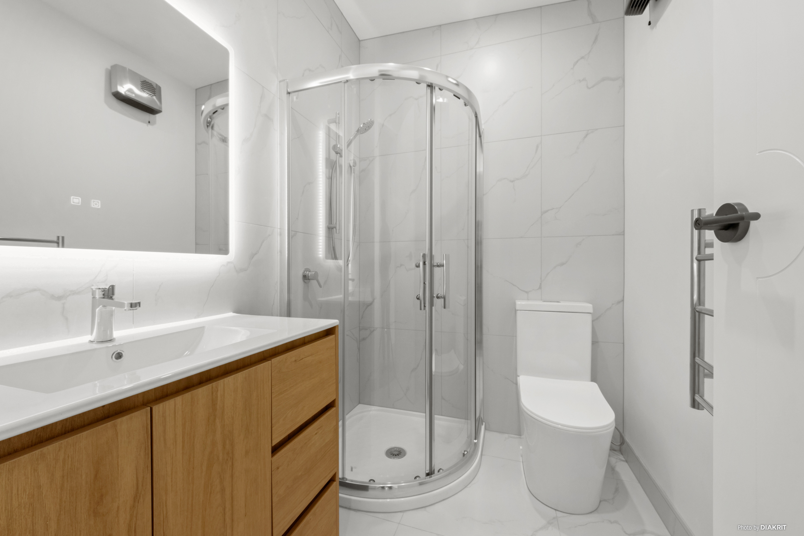 Modern 3 Bed + Study Freehold + Garage