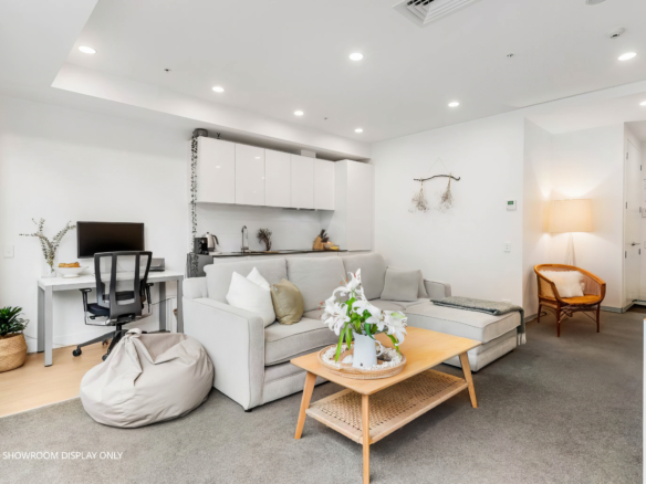 Ideal Investment – Prime Newmarket Location!