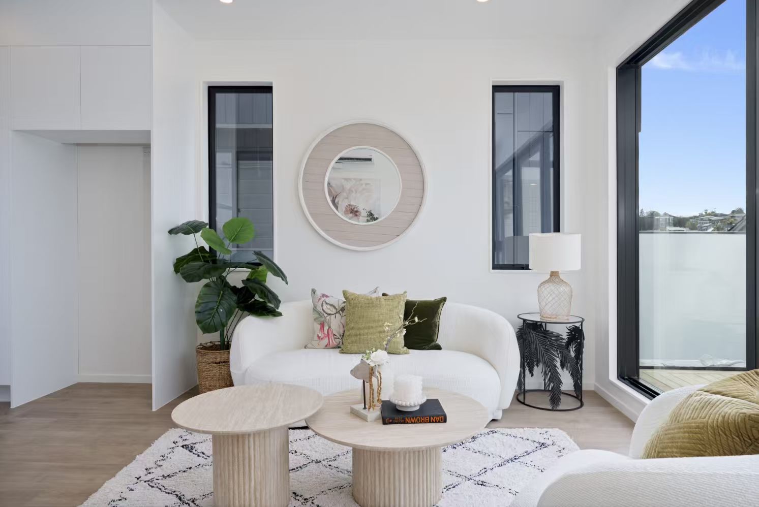 159706102__1755486134-63457-6d7102dc6c9a153c28dbec9b04c59e8b Top of line milford modern luxury Home