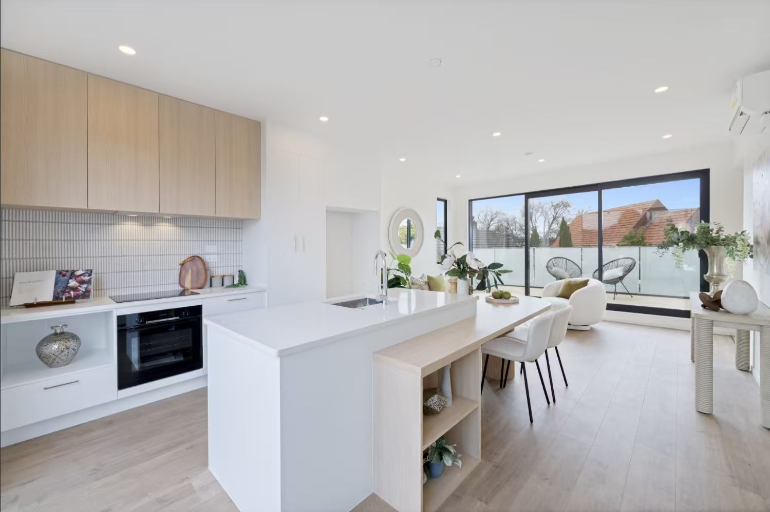 159706173__1755486154-54661-c05ef77f4aeec0a520fbd55a9cbdbc85 Top of line milford modern luxury Home
