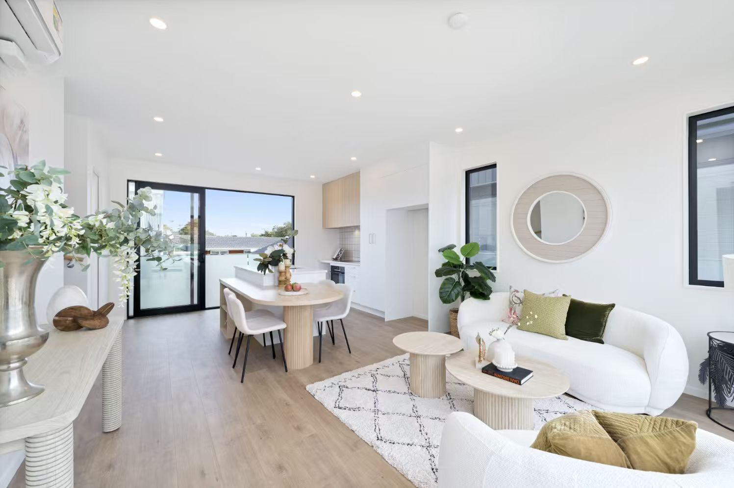159706267__1755486166-54879-fba9fa83ae0cb8e9a572b3e5d5880462 Top of line milford modern luxury Home