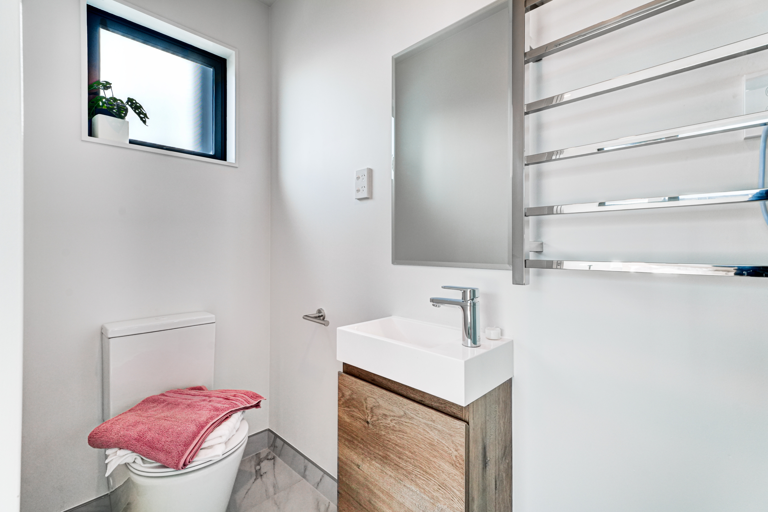1755564112-22-INTERIOR-21 Under $45K Deposit