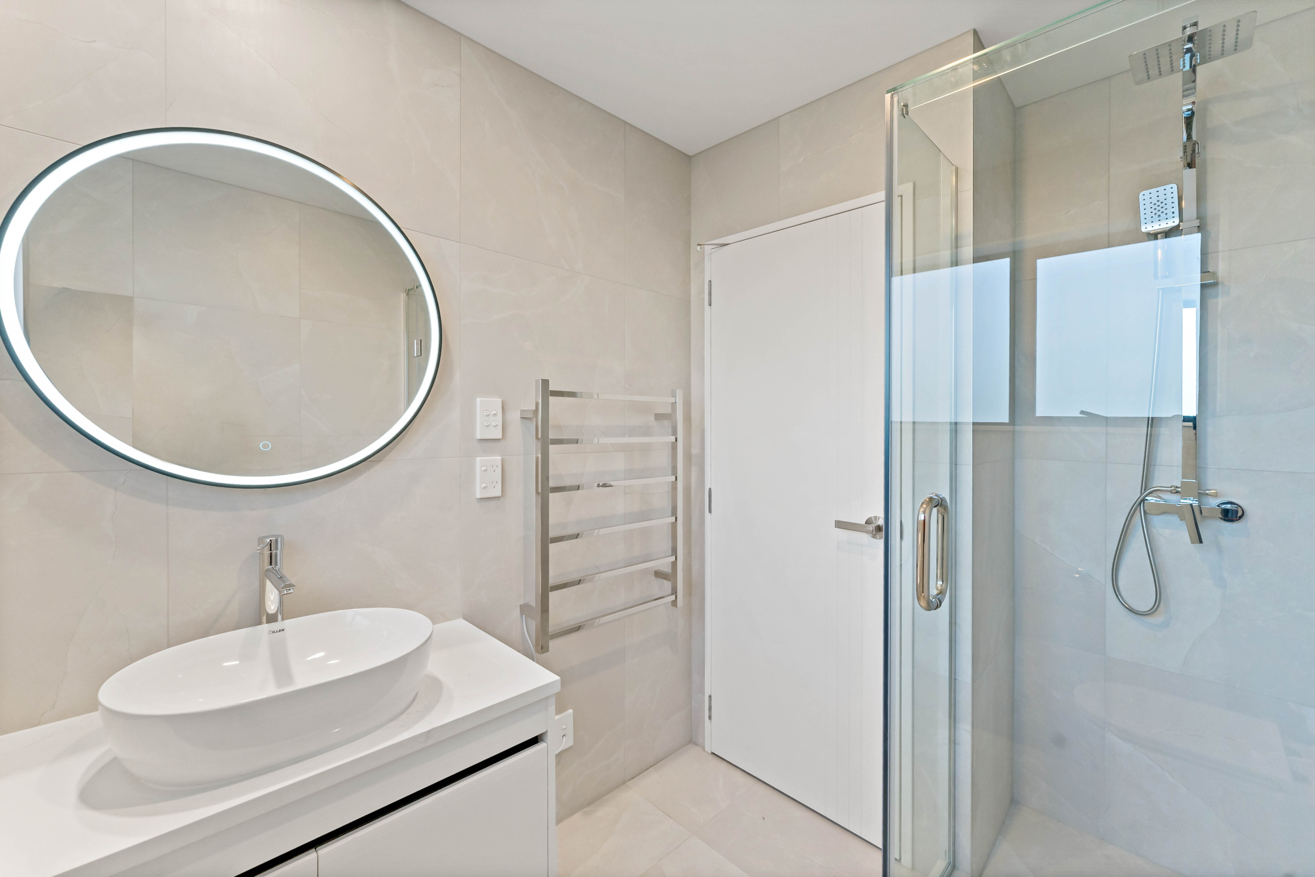 165899108__1759276998-31106-30 Spacious. Stylish. Effortlessly Livable