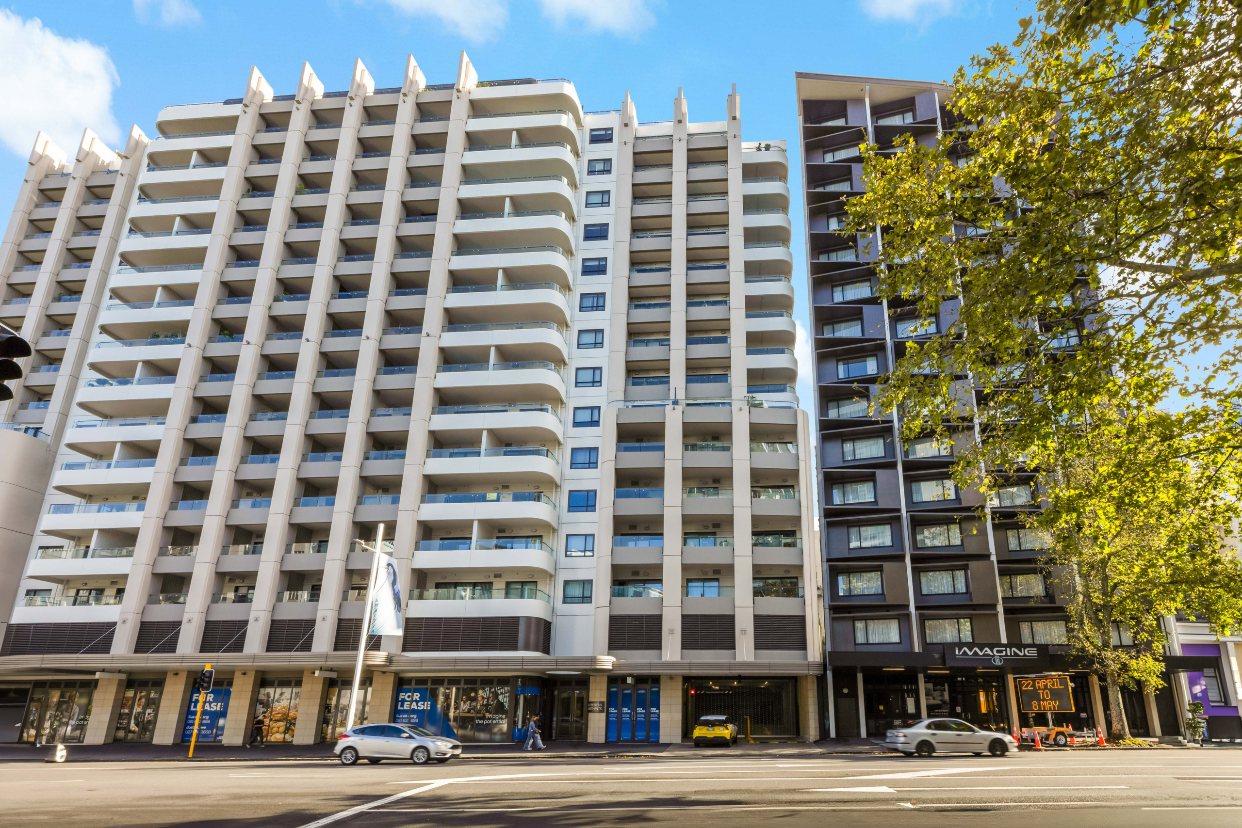 165917417__1759280271-53362-01 Stylish Inner with Harbour Lifestyle