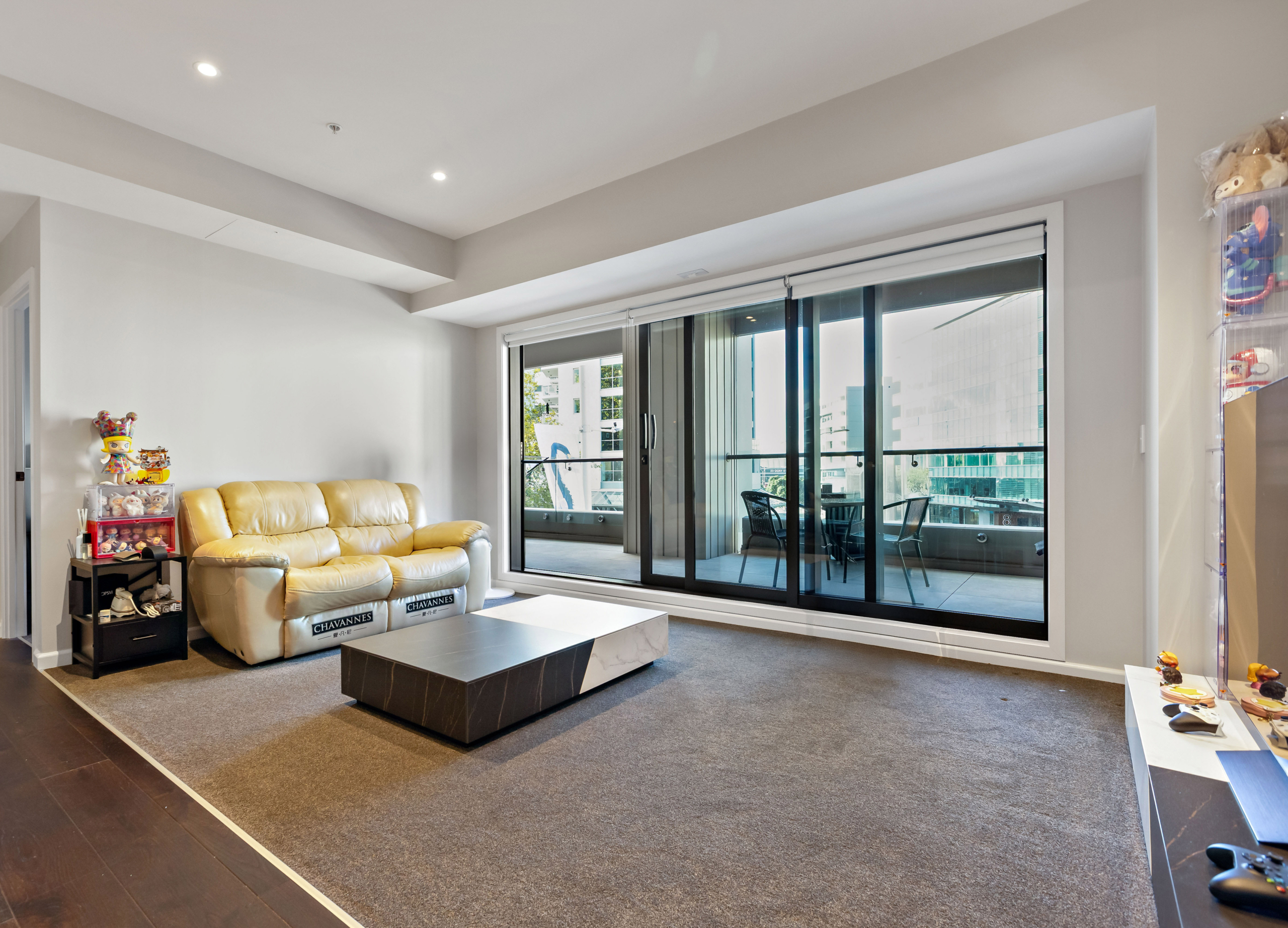 165917489__1759280281-53444-07 Stylish Inner with Harbour Lifestyle