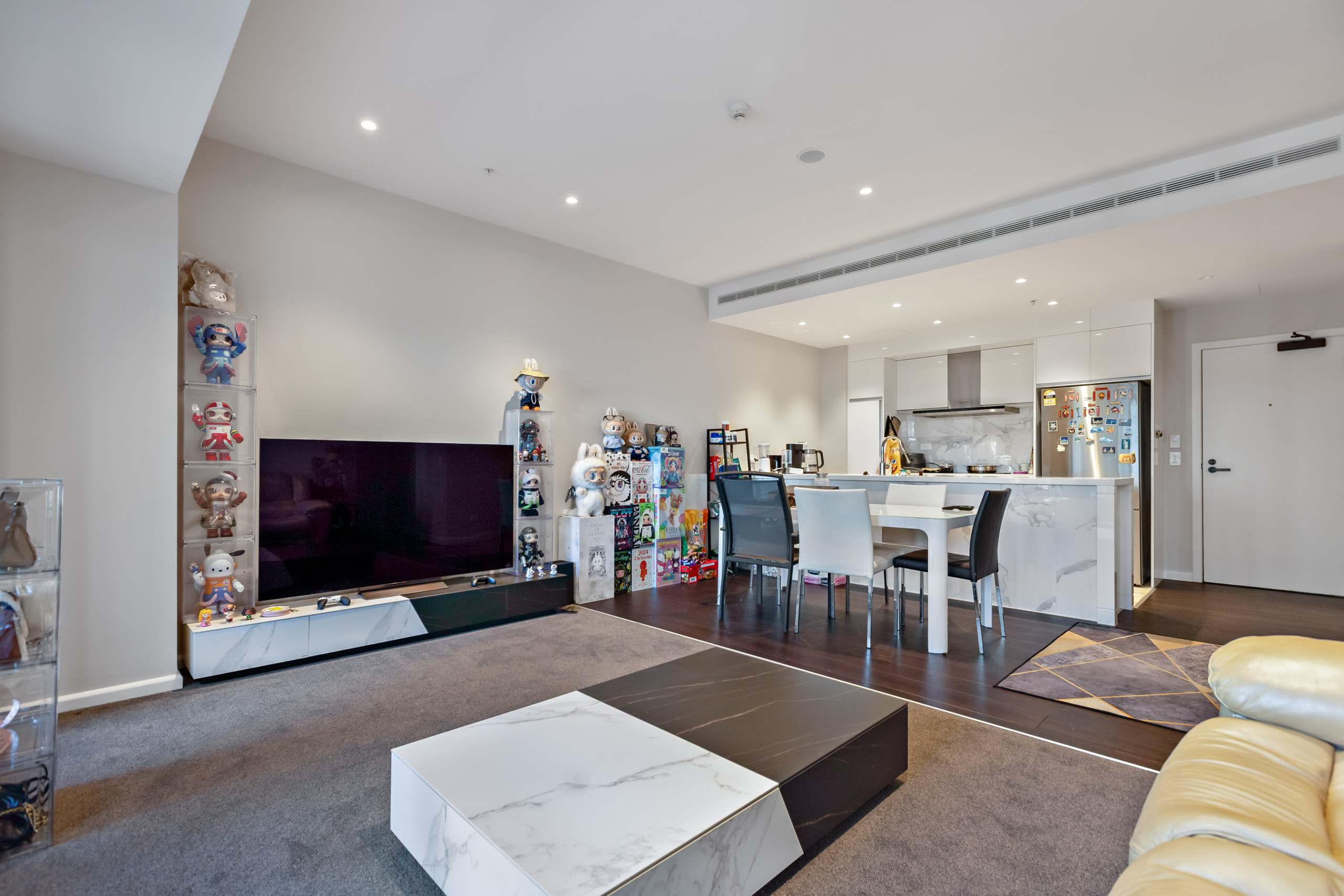 165917499__1759280288-40256-010 Stylish Inner with Harbour Lifestyle