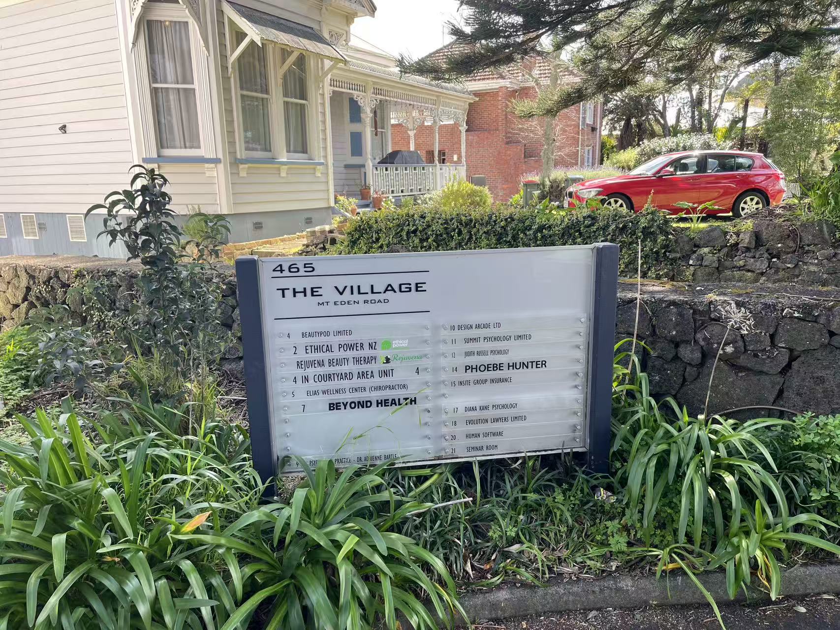 1757651377-4-6abf3d529a57a78ad440a710360240a1 Affordable office in Central of Mt Eden