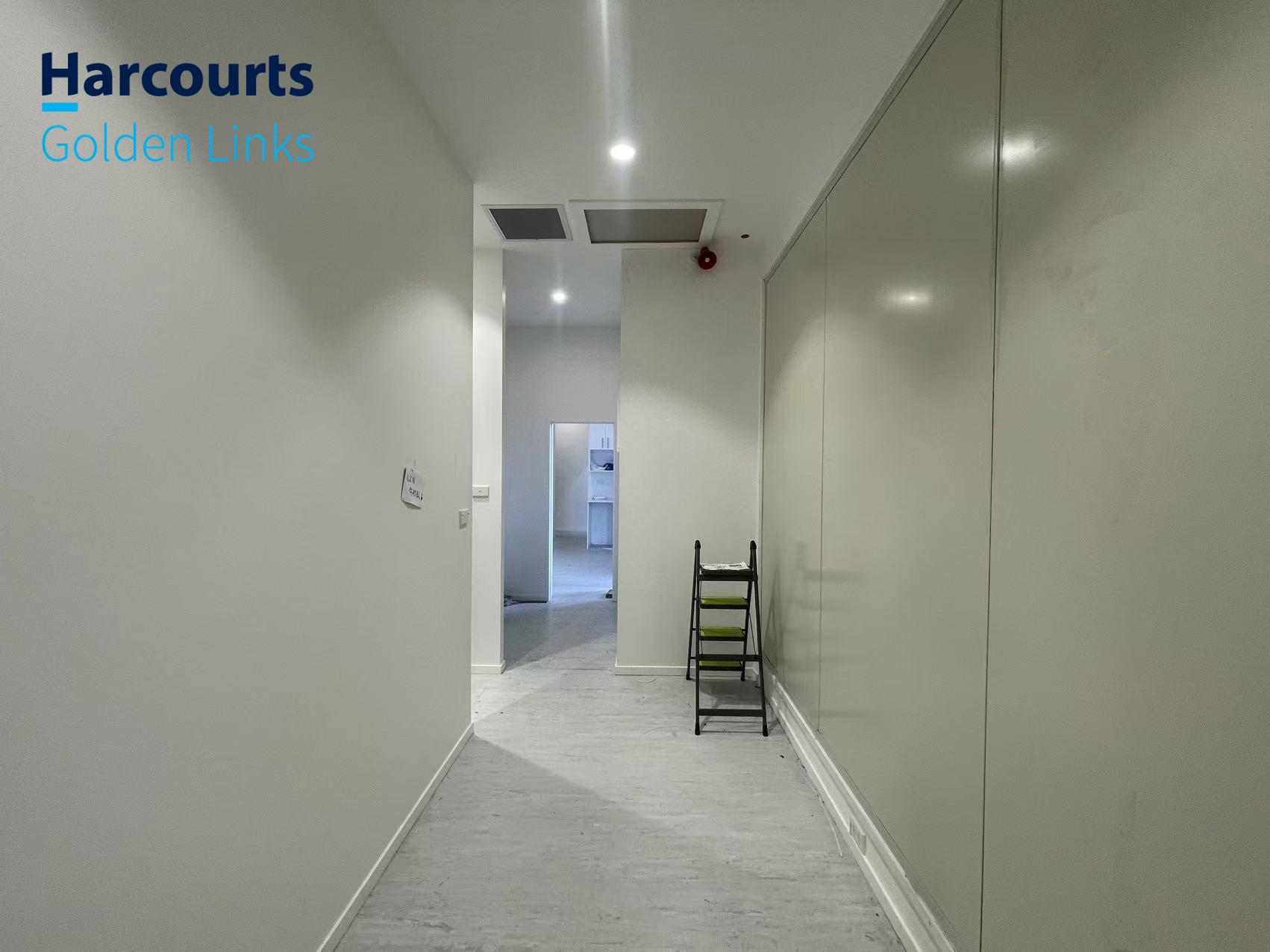 170483808__1761790904-170483808__1761786382-43135-14 LEASED!!